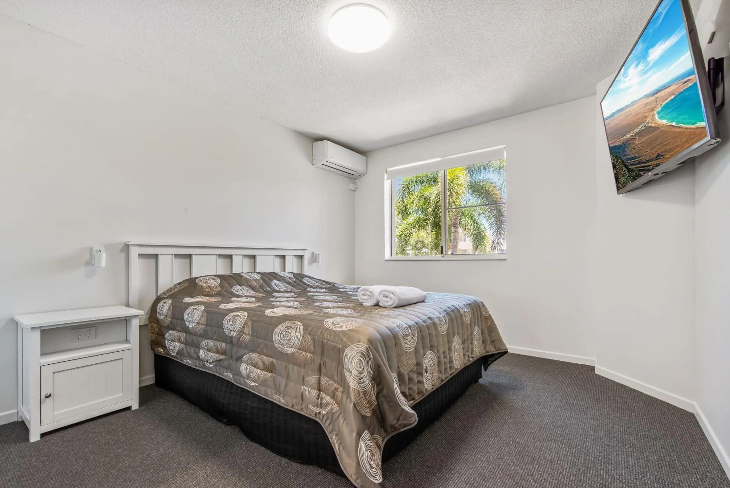 Bed in Beachcomber on the Spit