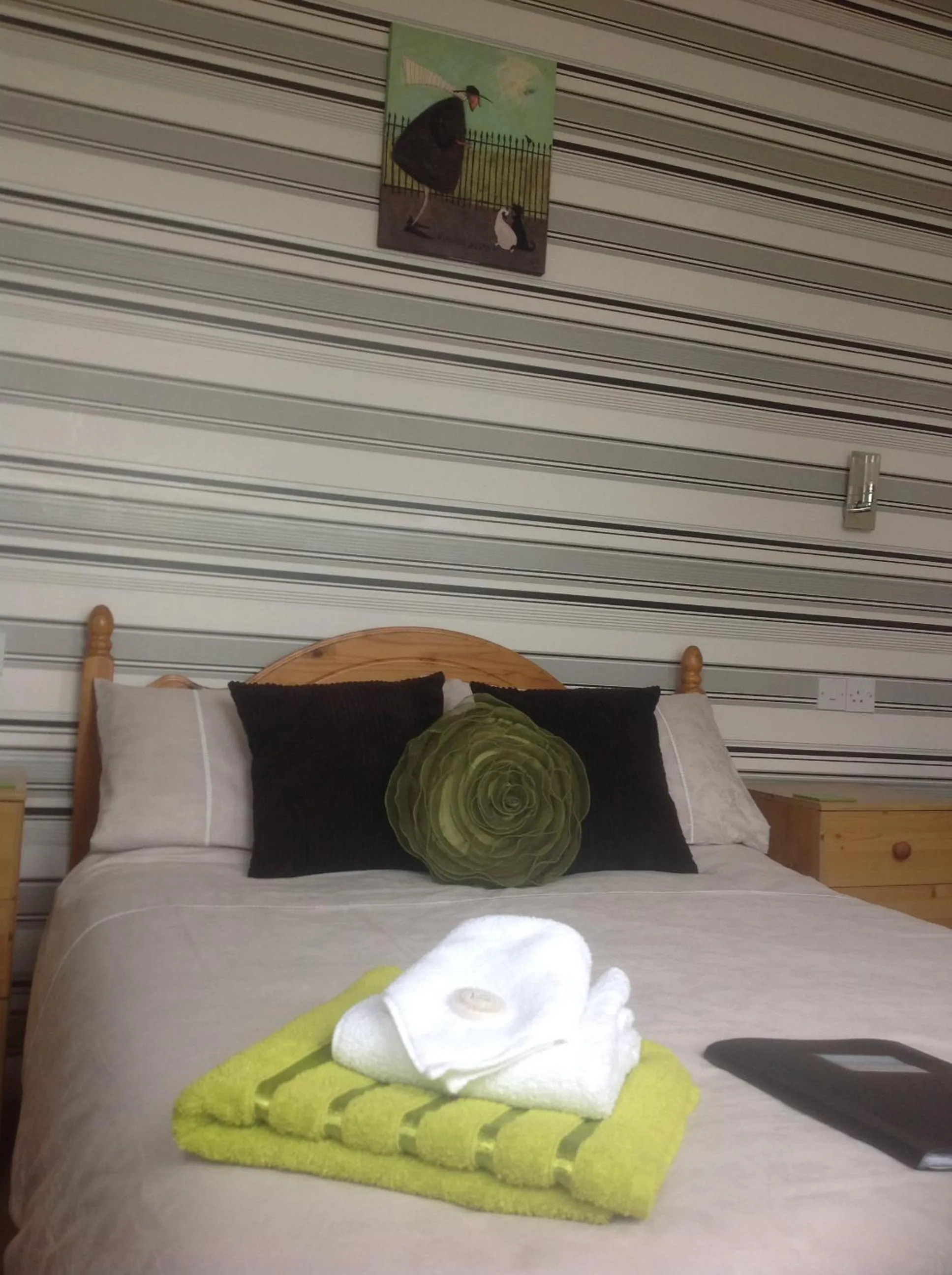 Bed in Cleasewood Guest House