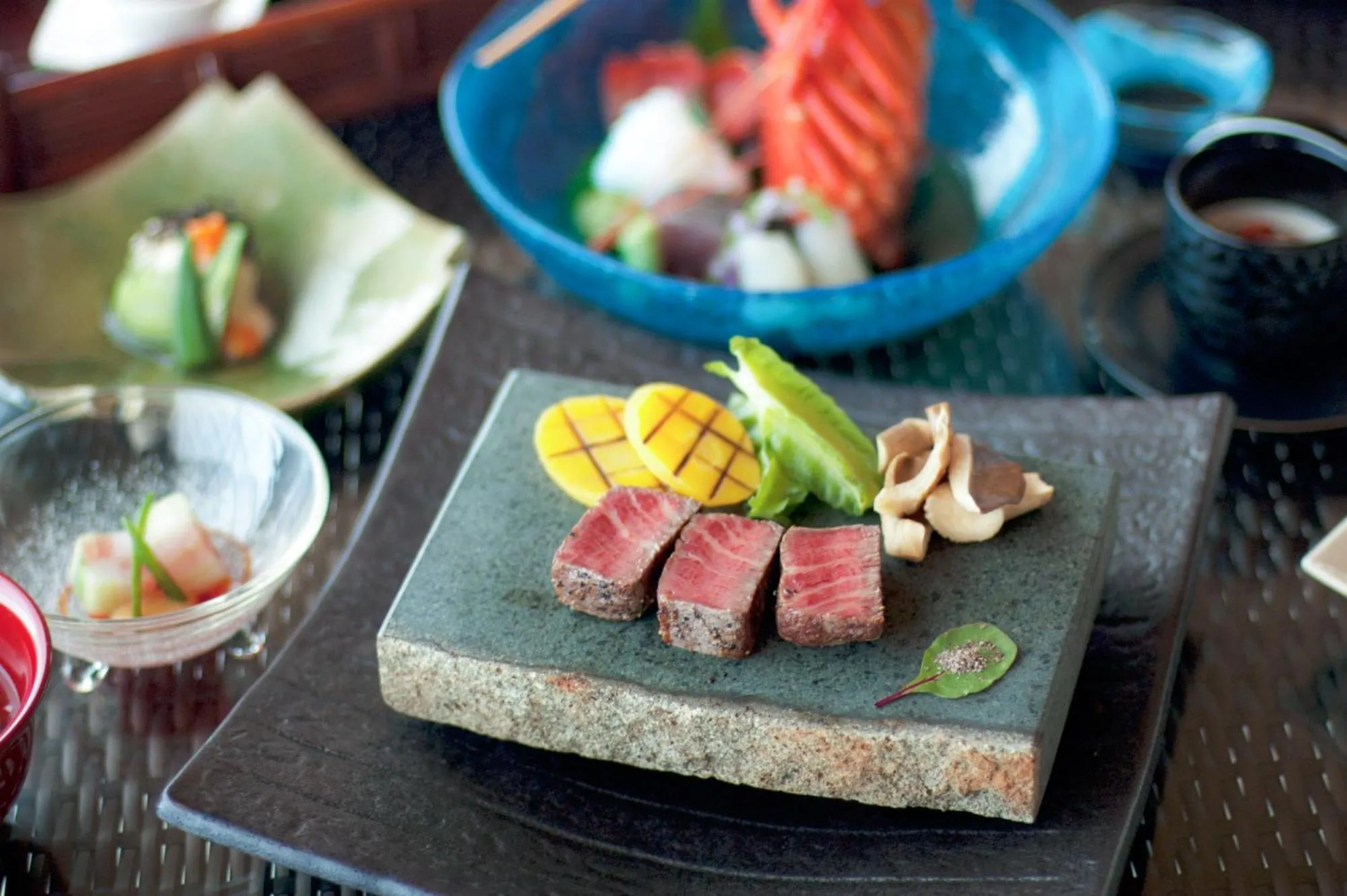 Food and drinks in Hyakunagaran