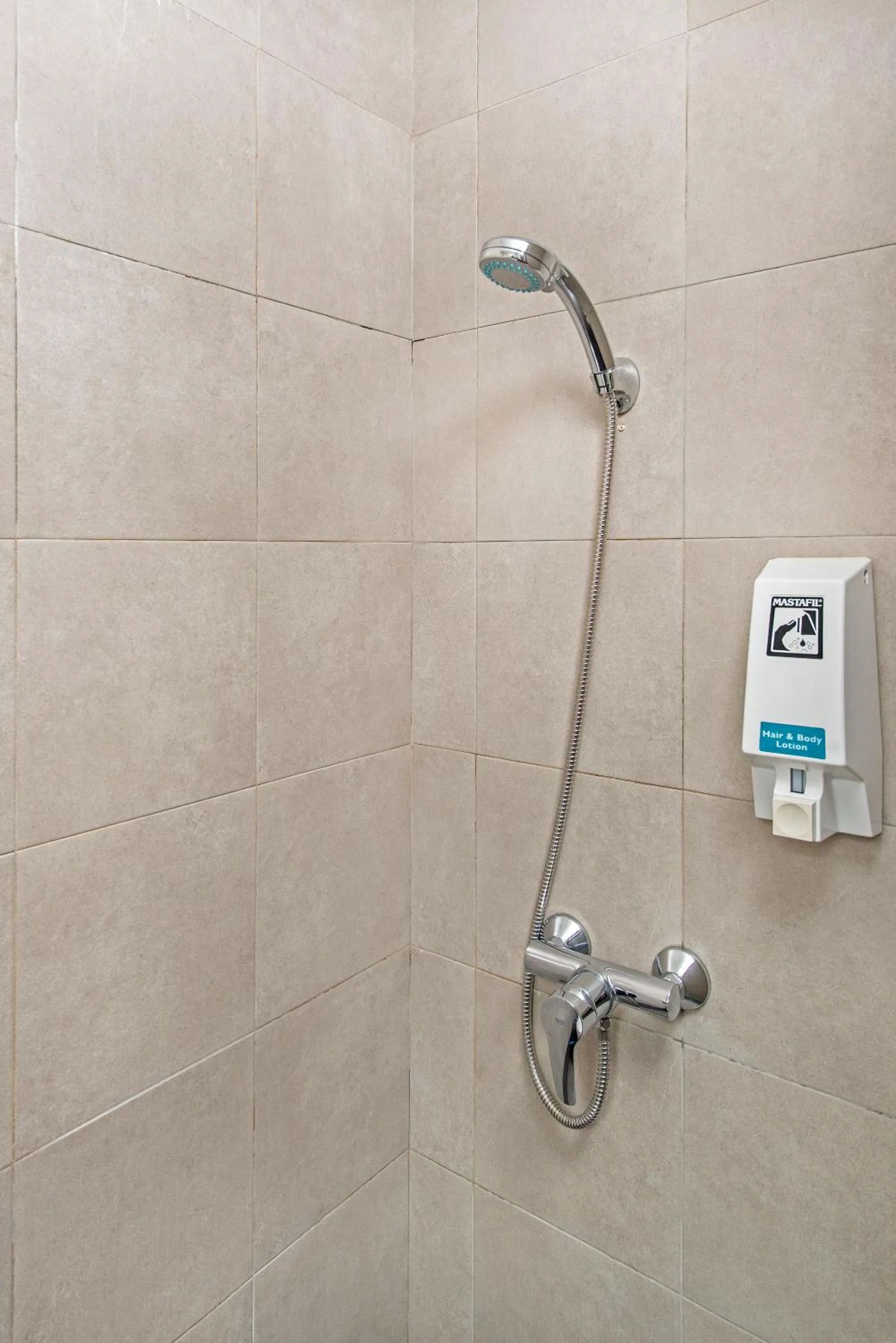 Shower in Hotel 81 Balestier