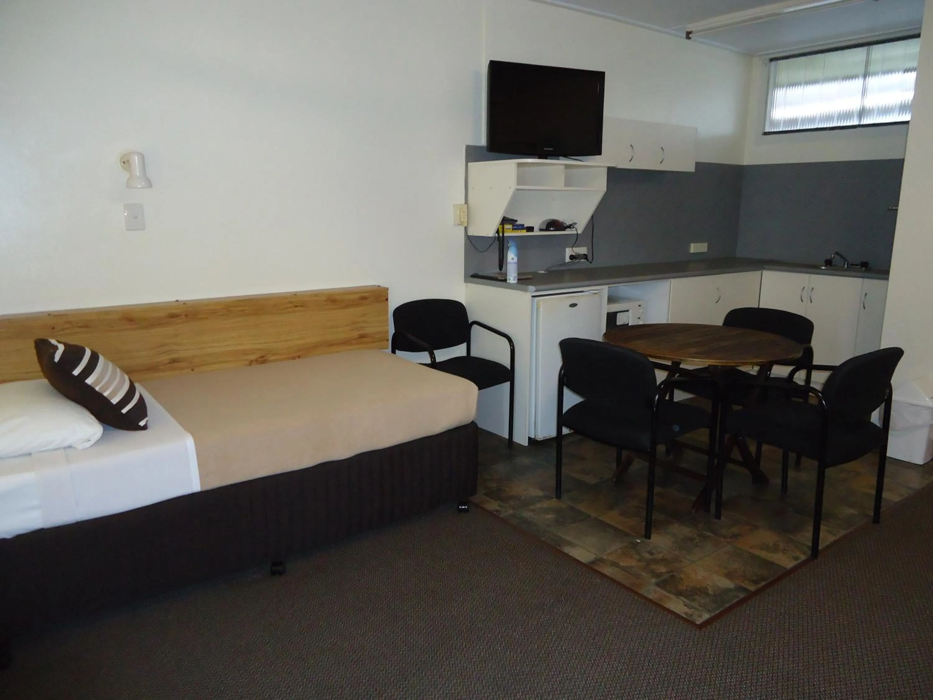 Bed in Moondarra Motel