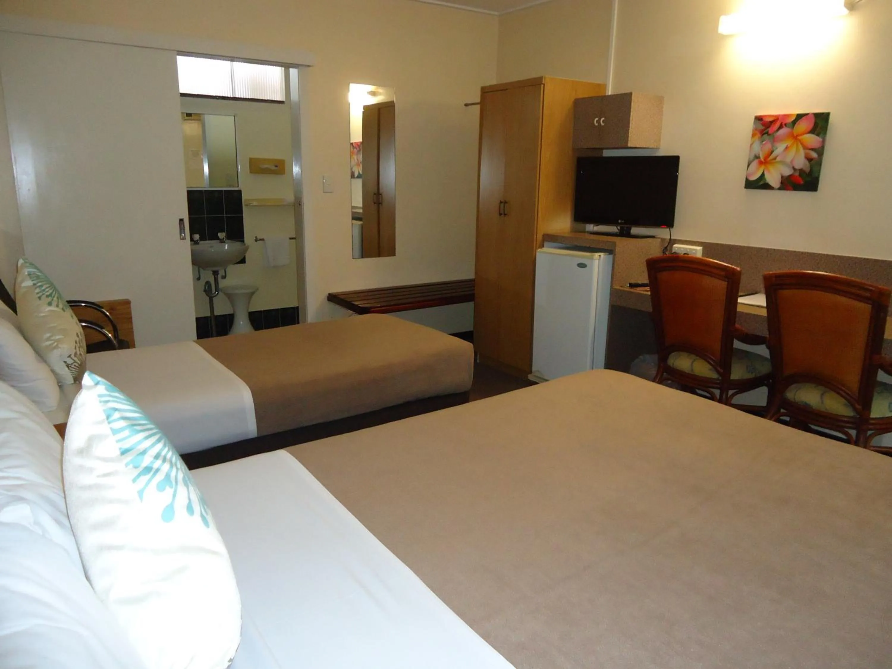 Bed in Moondarra Motel