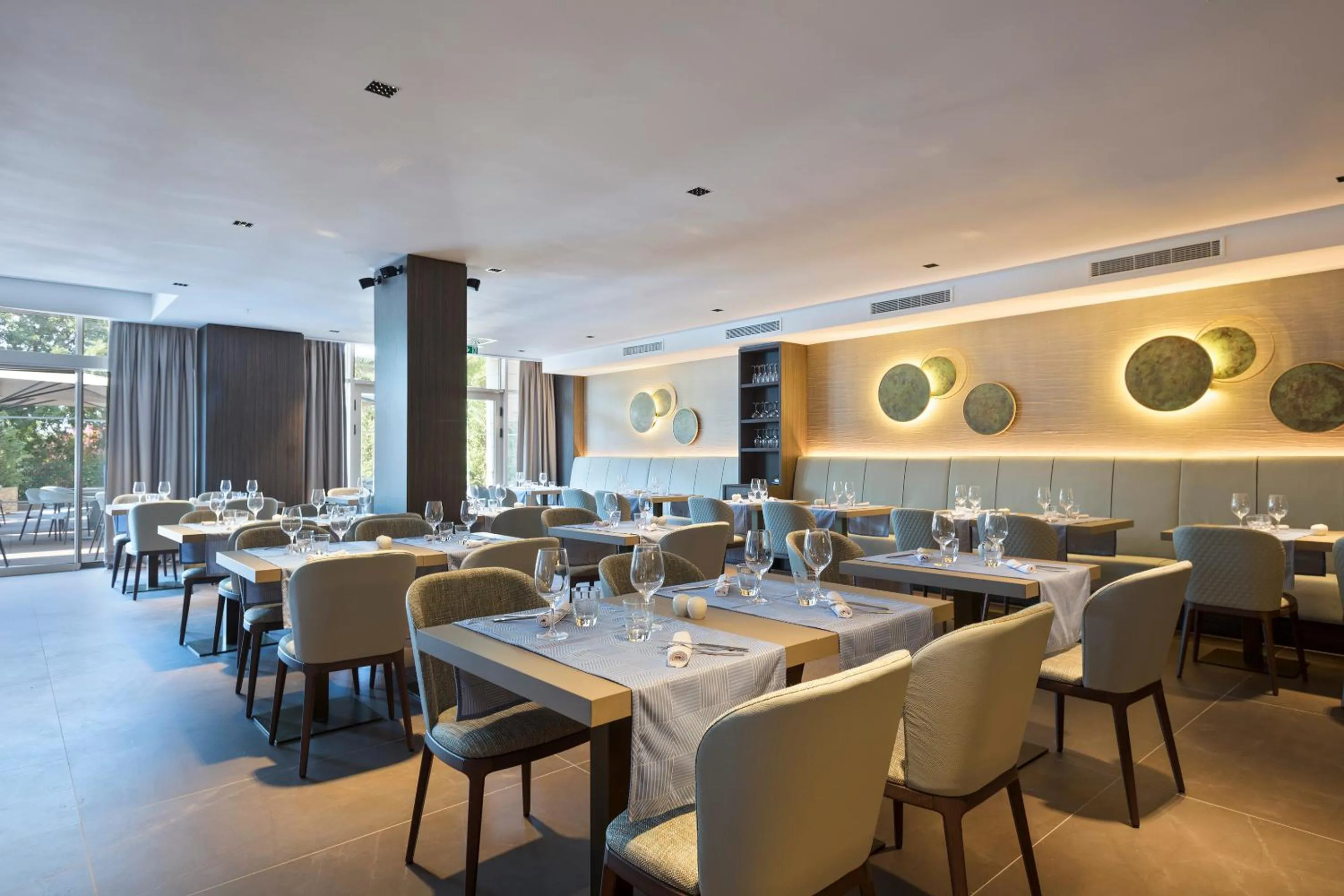 Restaurant/places to eat in Hotel AMI Budva Petrovac