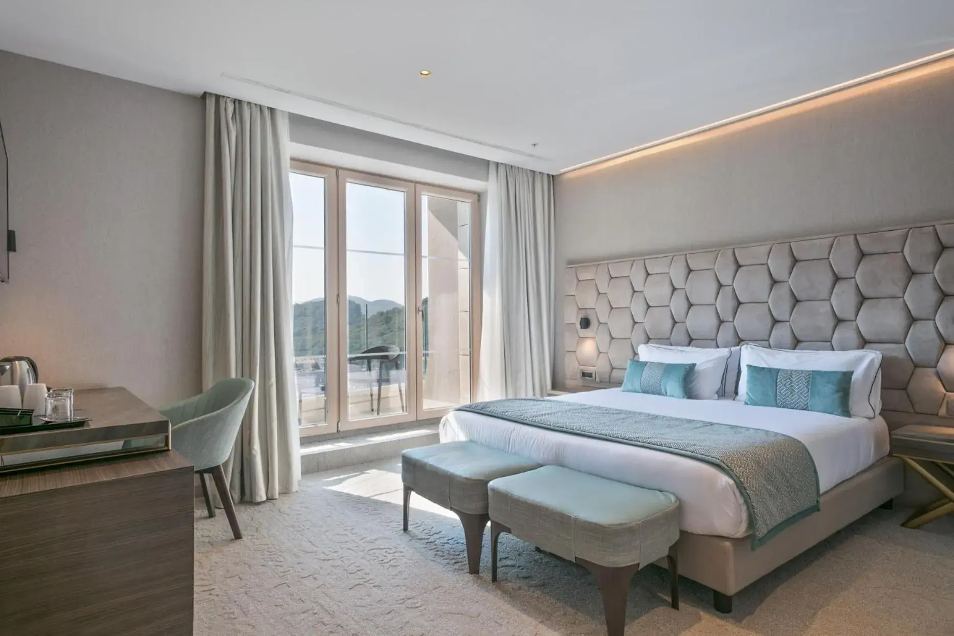 Double Room with Mountain View in Hotel AMI Budva Petrovac Double Room with Mountain View in Hotel AMI Budva Petrovac