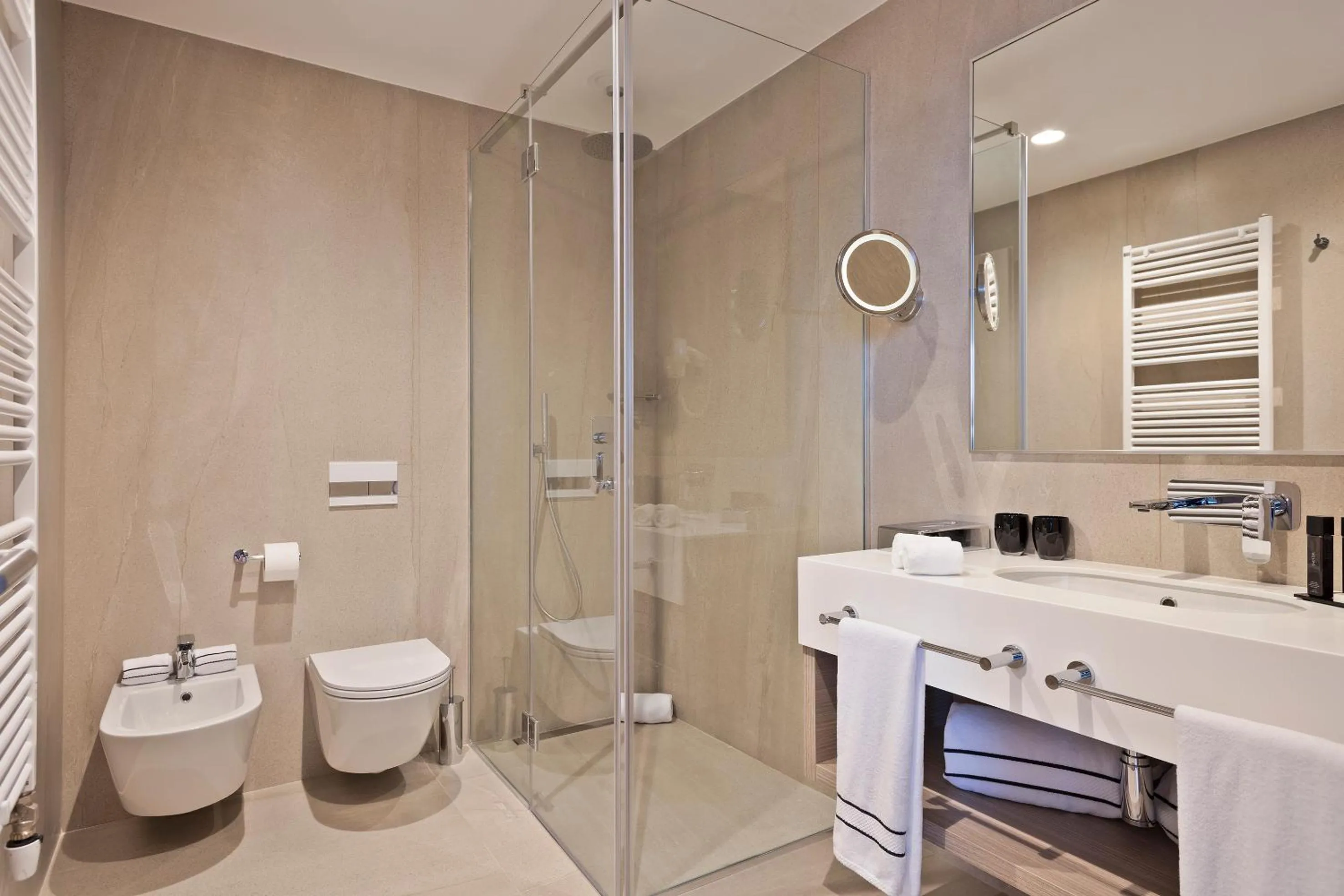 Bathroom in Hotel AMI Budva Petrovac