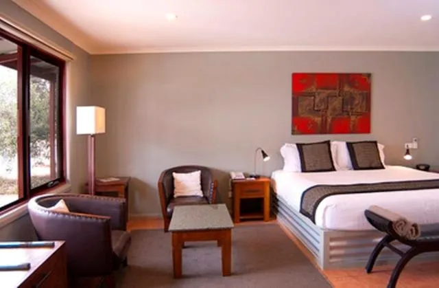 Photo of the whole room, Bed in Bairnsdale Motel