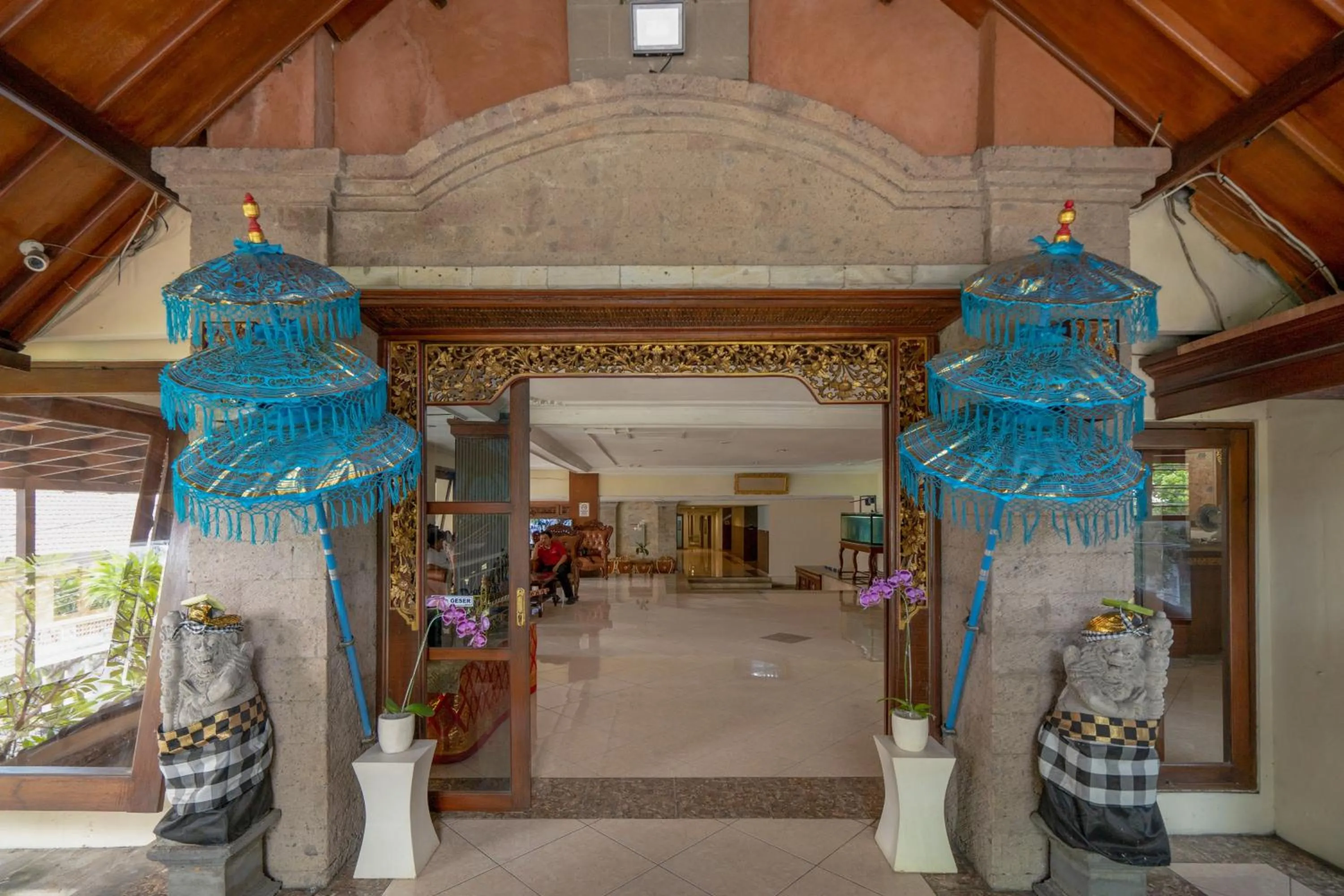 Facade/entrance in RedDoorz Plus at Mahajaya Hotel Denpasar