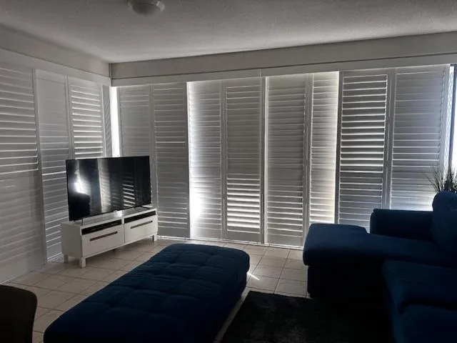 TV and multimedia in Kings Row Apartments