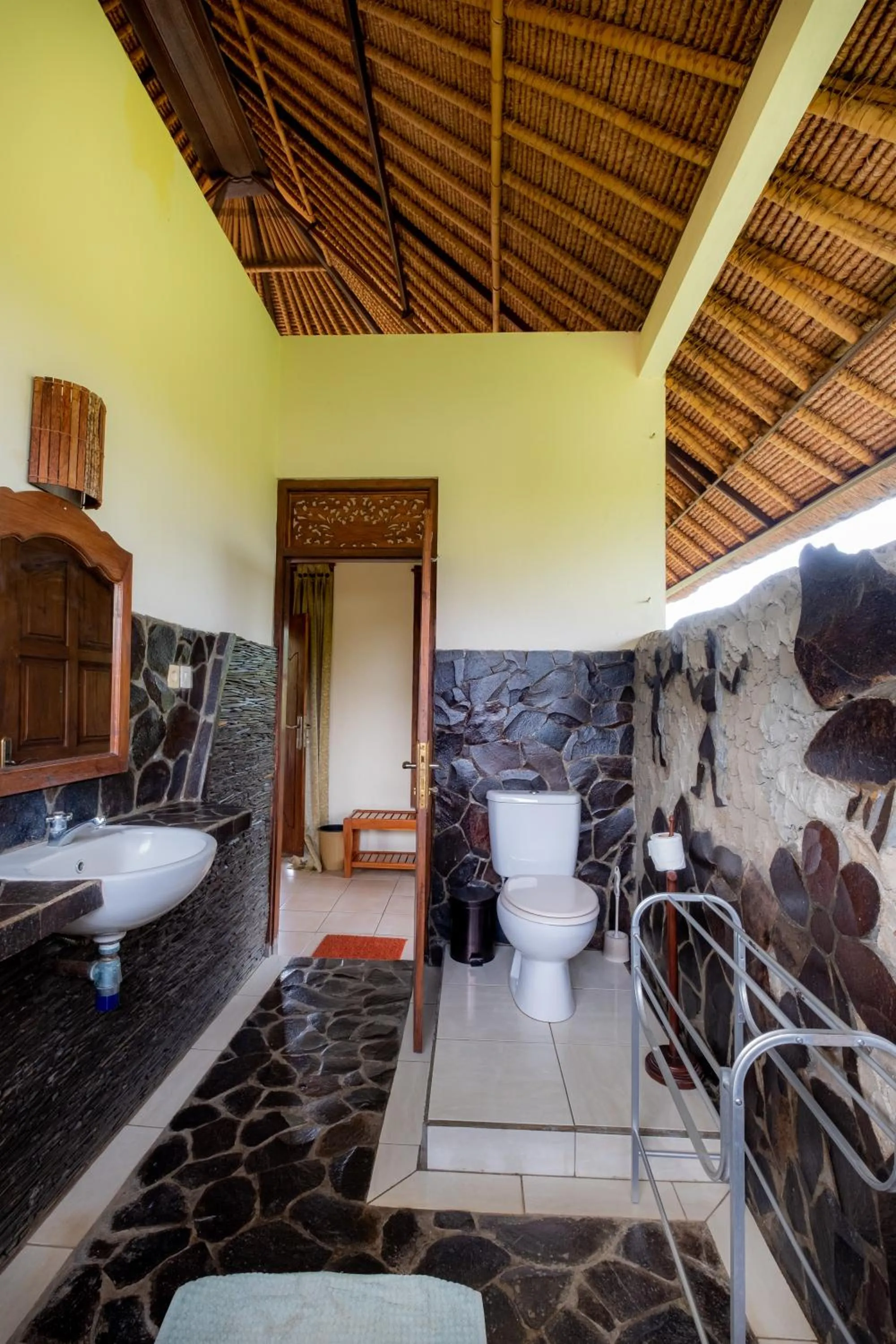 Toilet in Villa Manuk