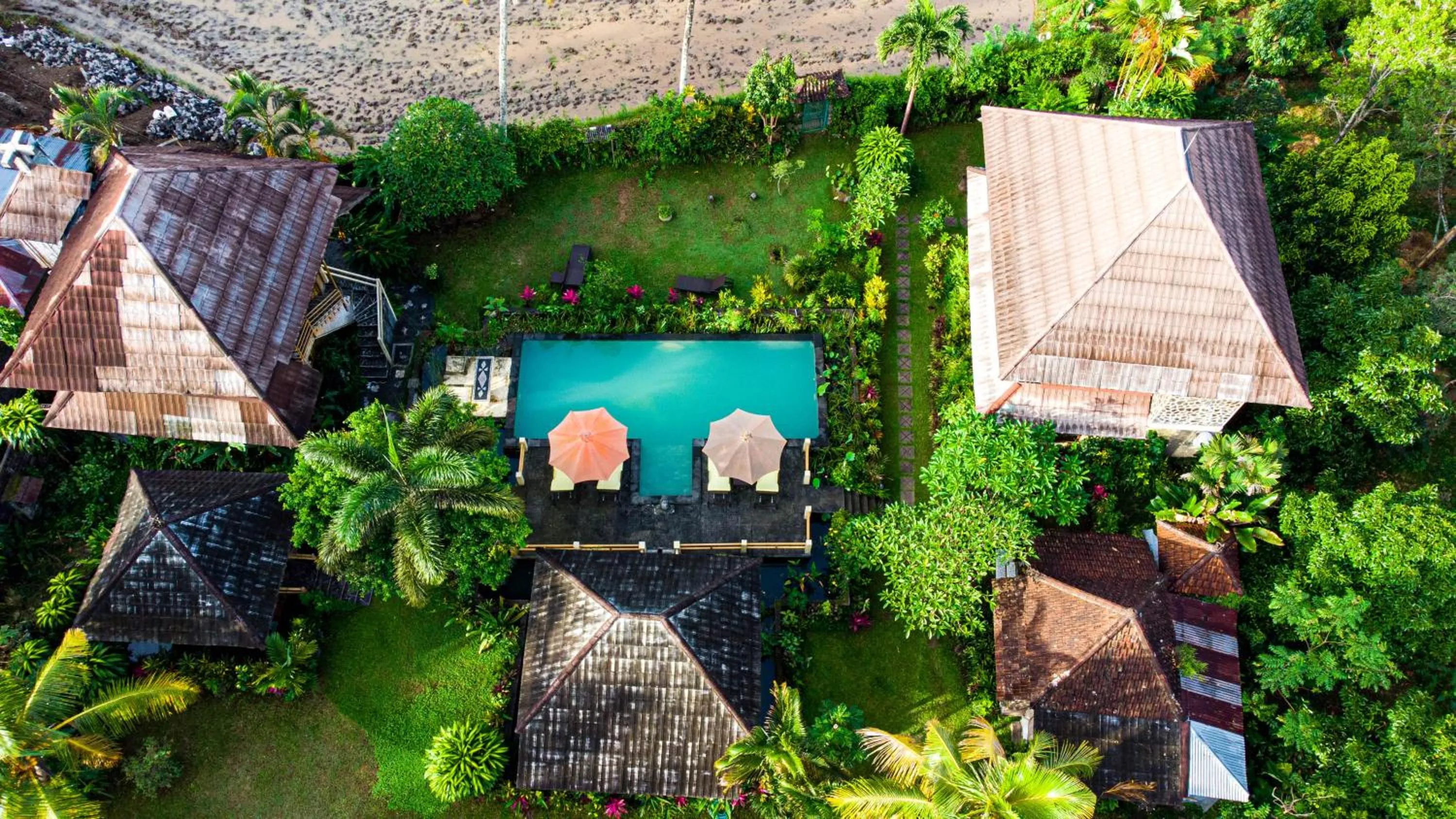 Property building in Villa Manuk