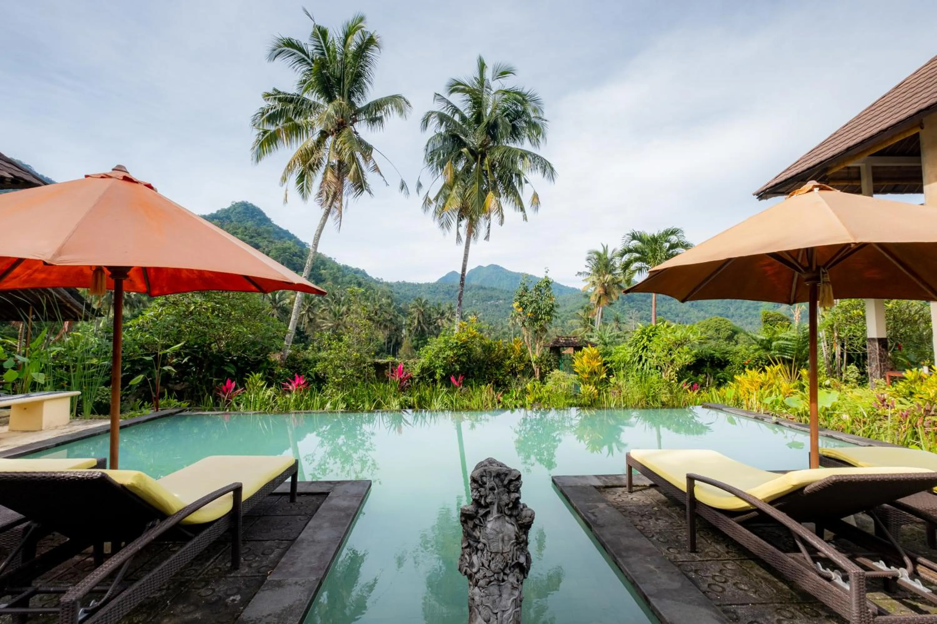 Mountain view in Villa Manuk