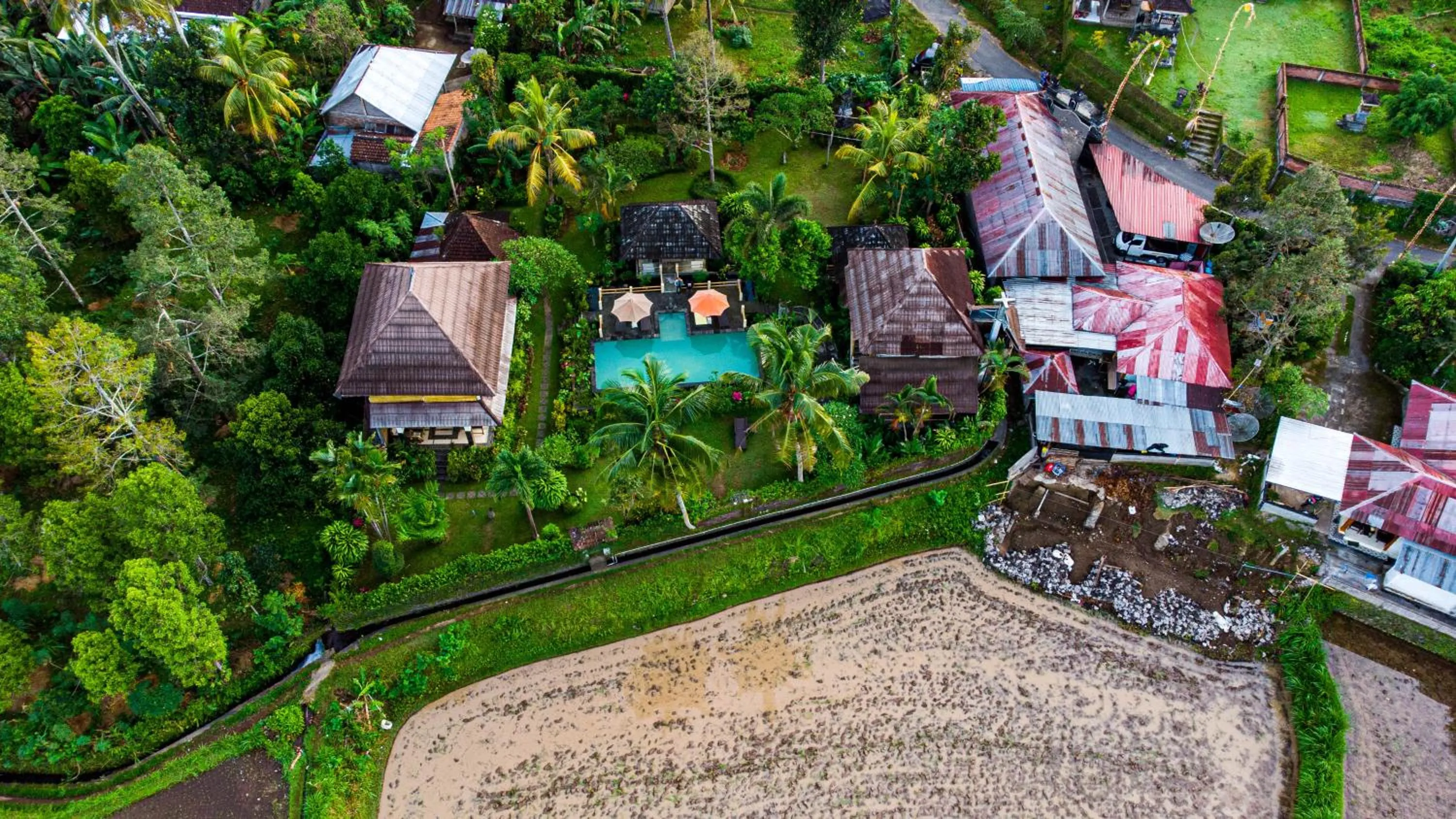 Property building in Villa Manuk