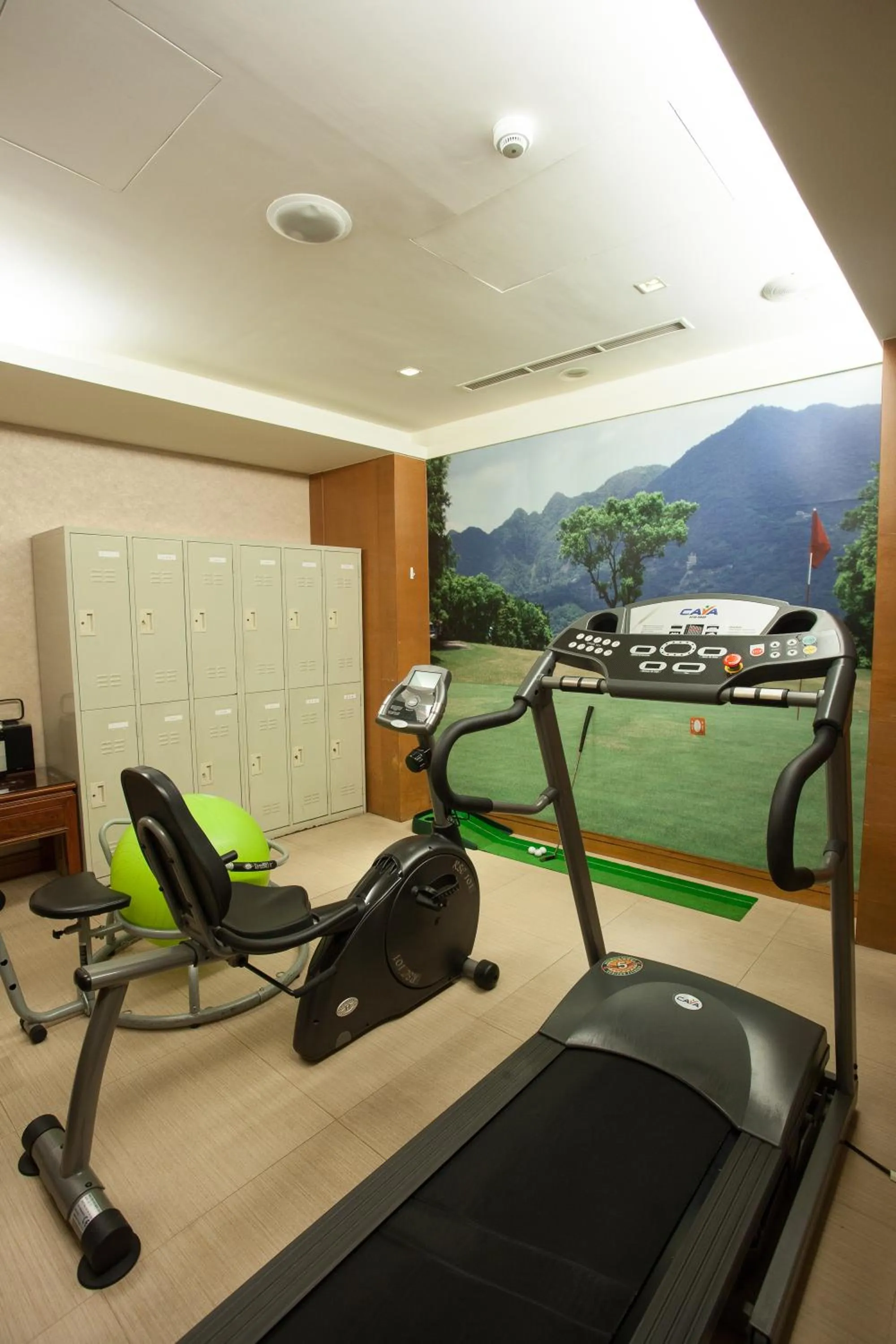 Fitness centre/facilities in Rich Garden Hotel