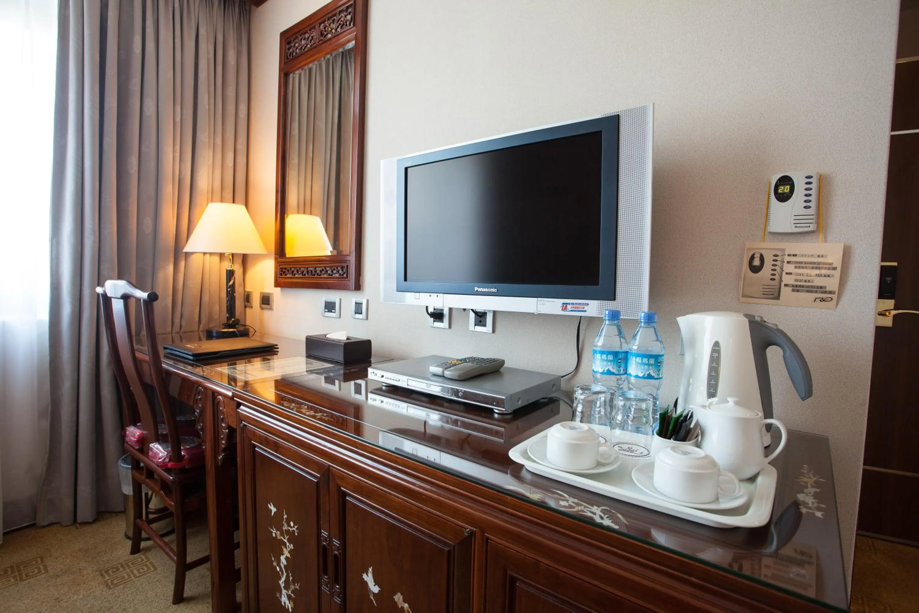 Decorative detail in Rich Garden Hotel