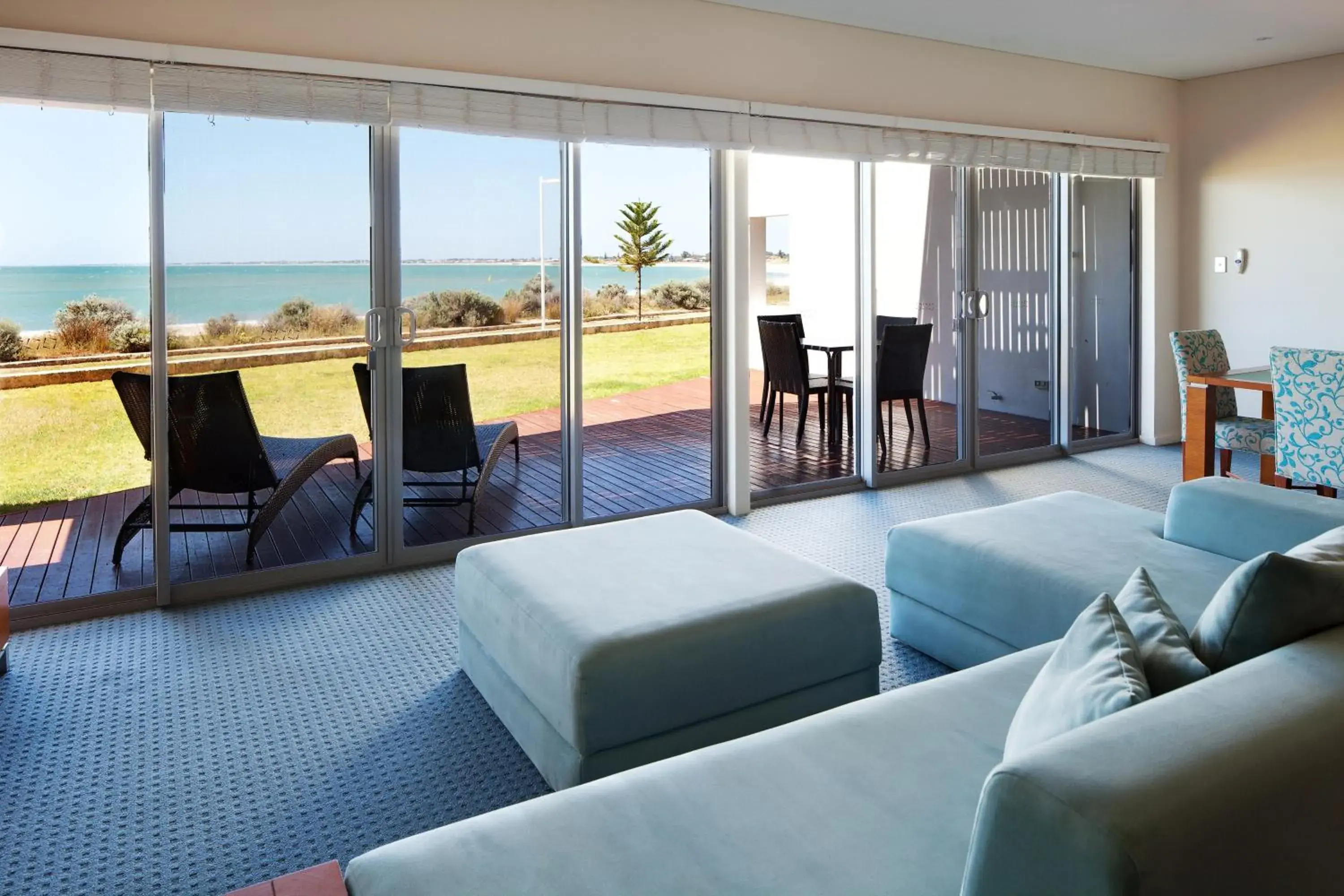 One-Bedroom Villa with Ocean View in Seashells Mandurah One-Bedroom Villa with Ocean View in Seashells Mandurah
