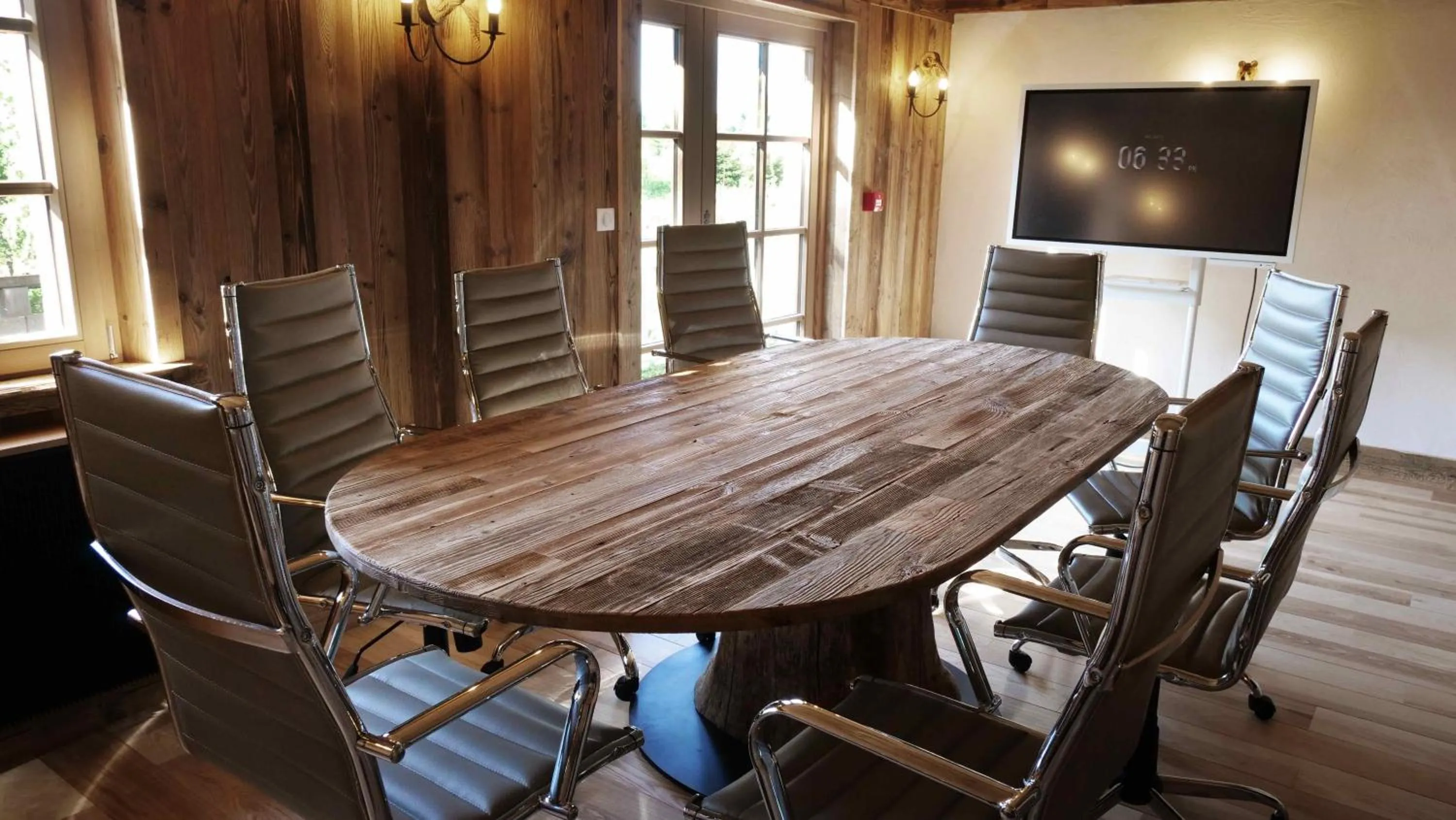 Business facilities in Le Tillau