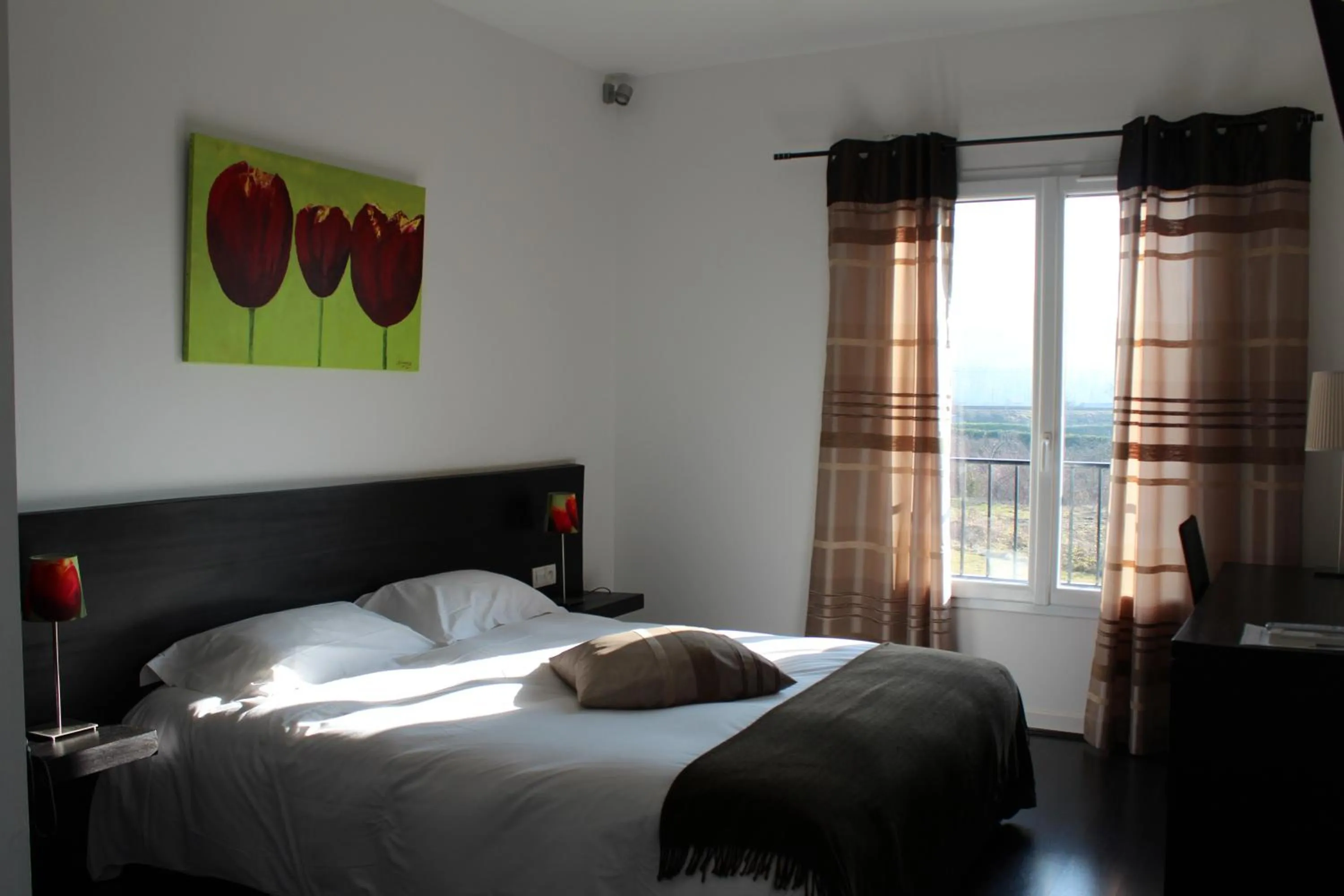 Bed in Hôtel Le Domaine des Vignes Ampuis Lyon Sud Vienne