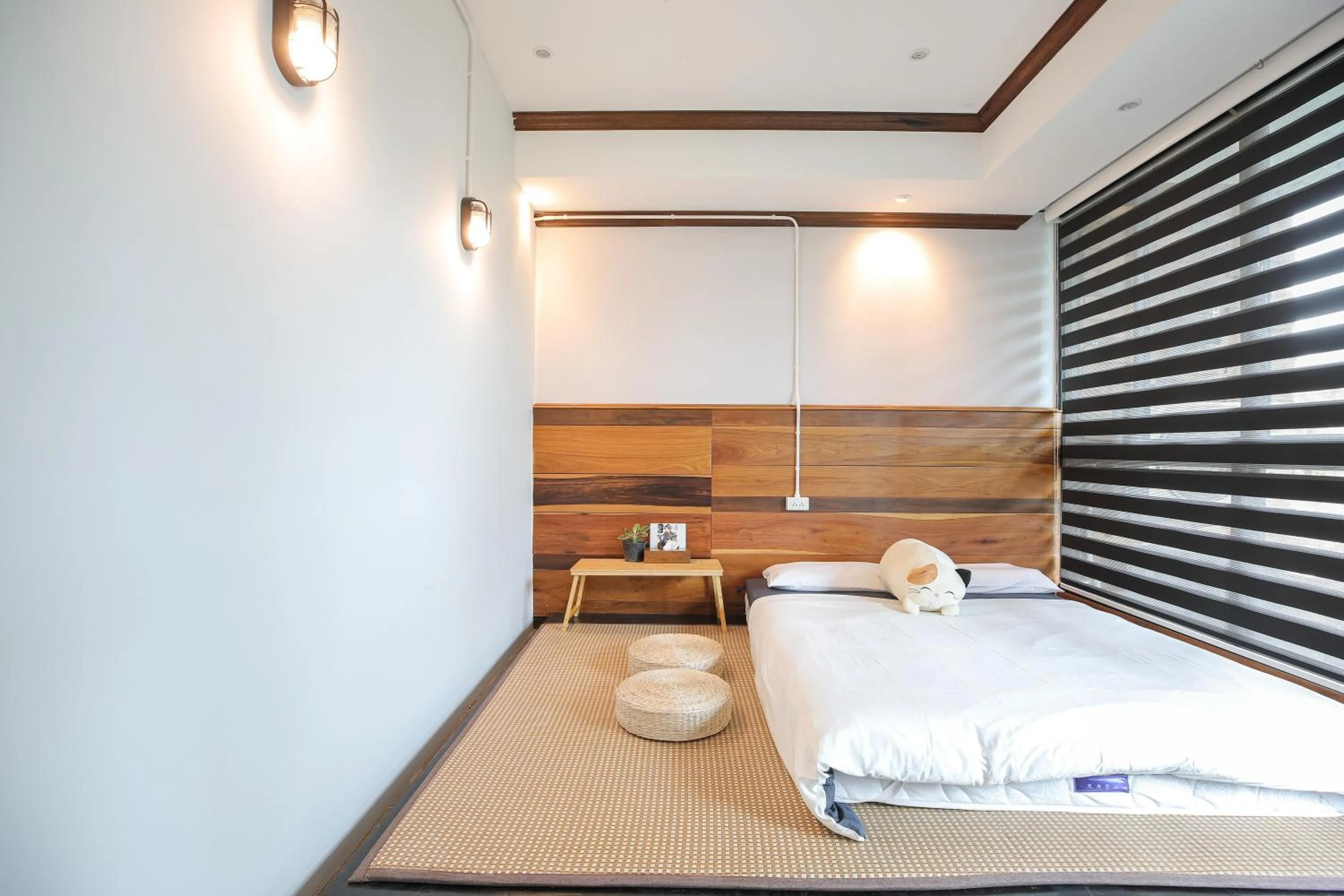 Photo of the whole room, Bed in Arbor's house