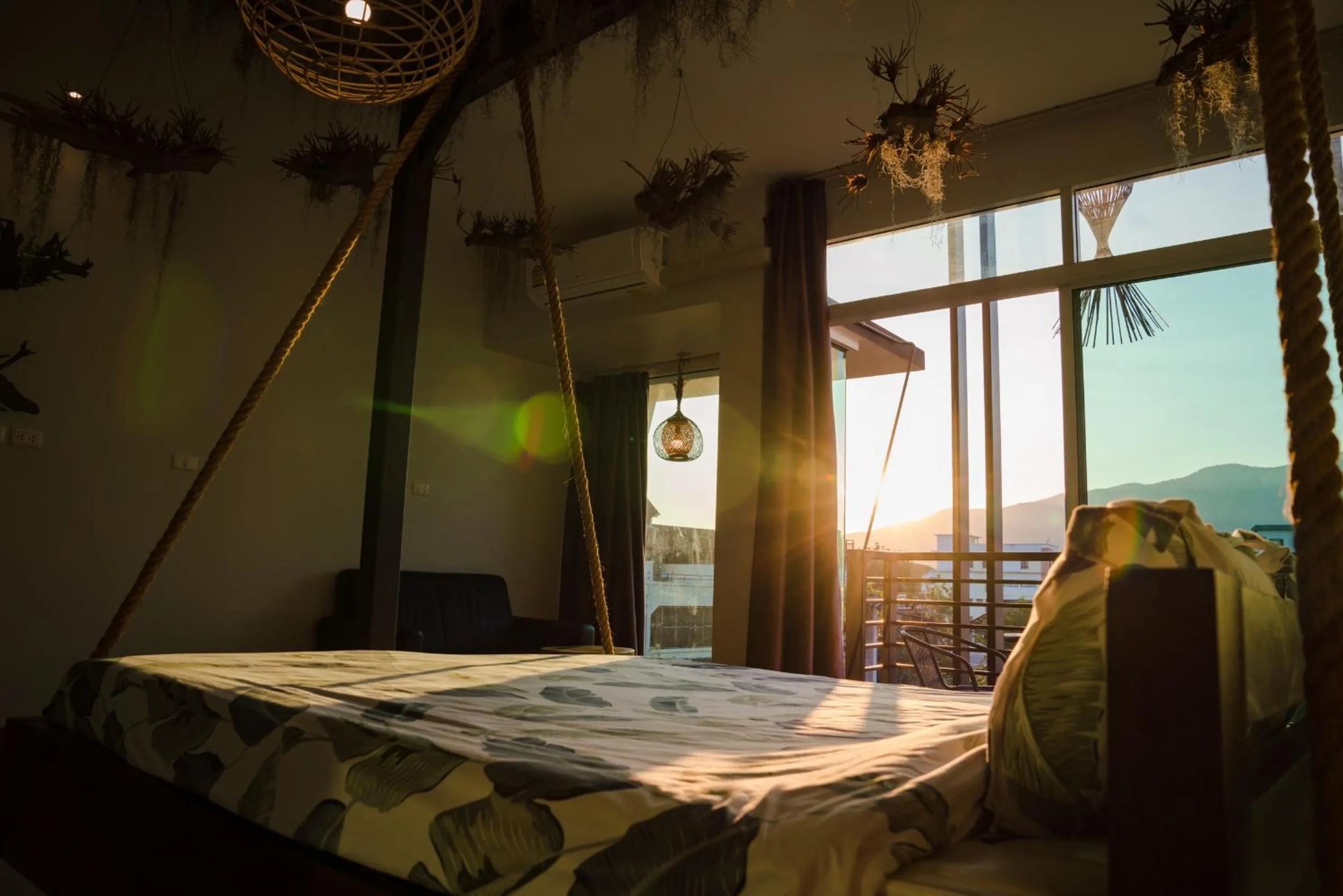 Bedroom, Bed in Arbor's house