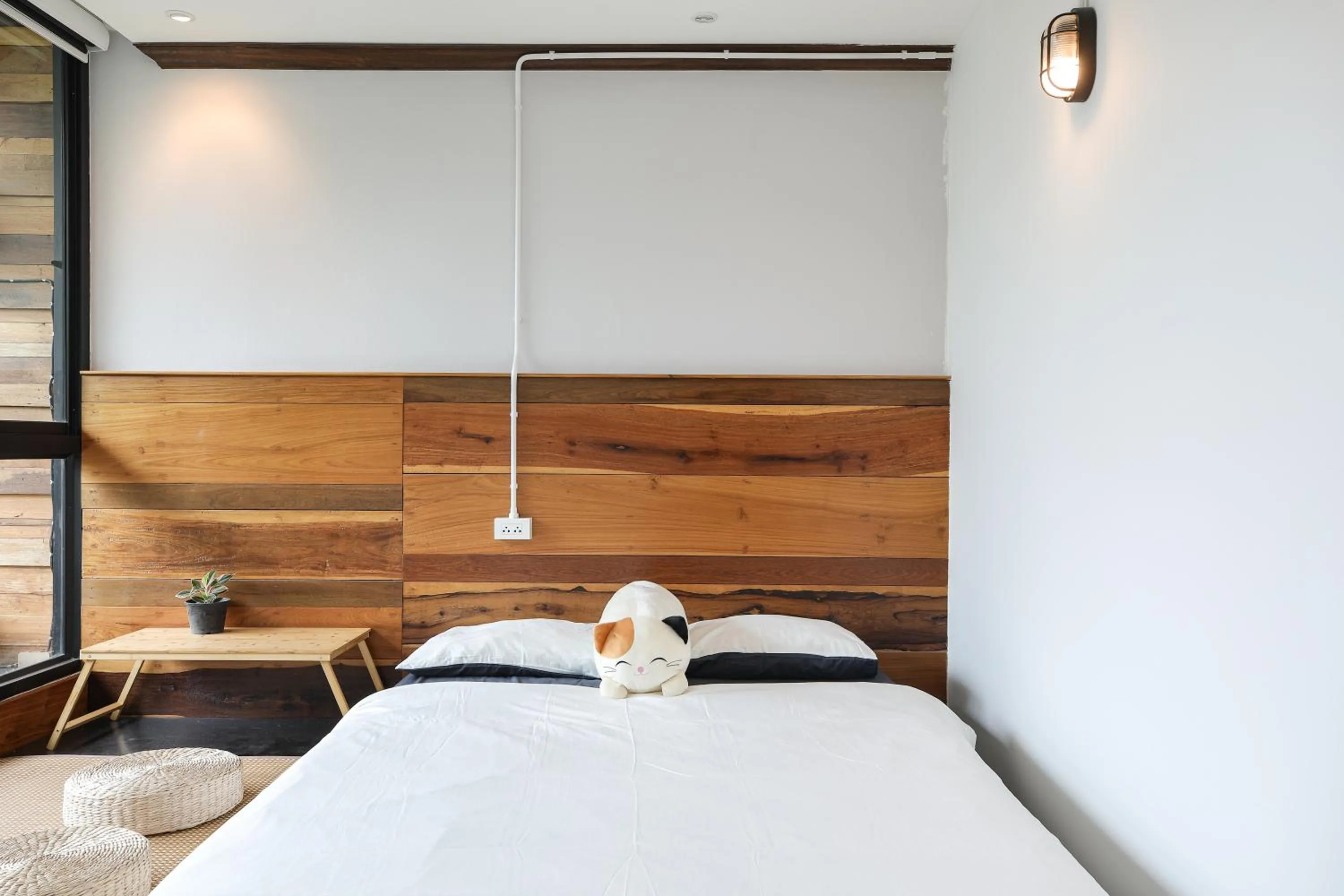 Bedroom, Bed in Arbor's house