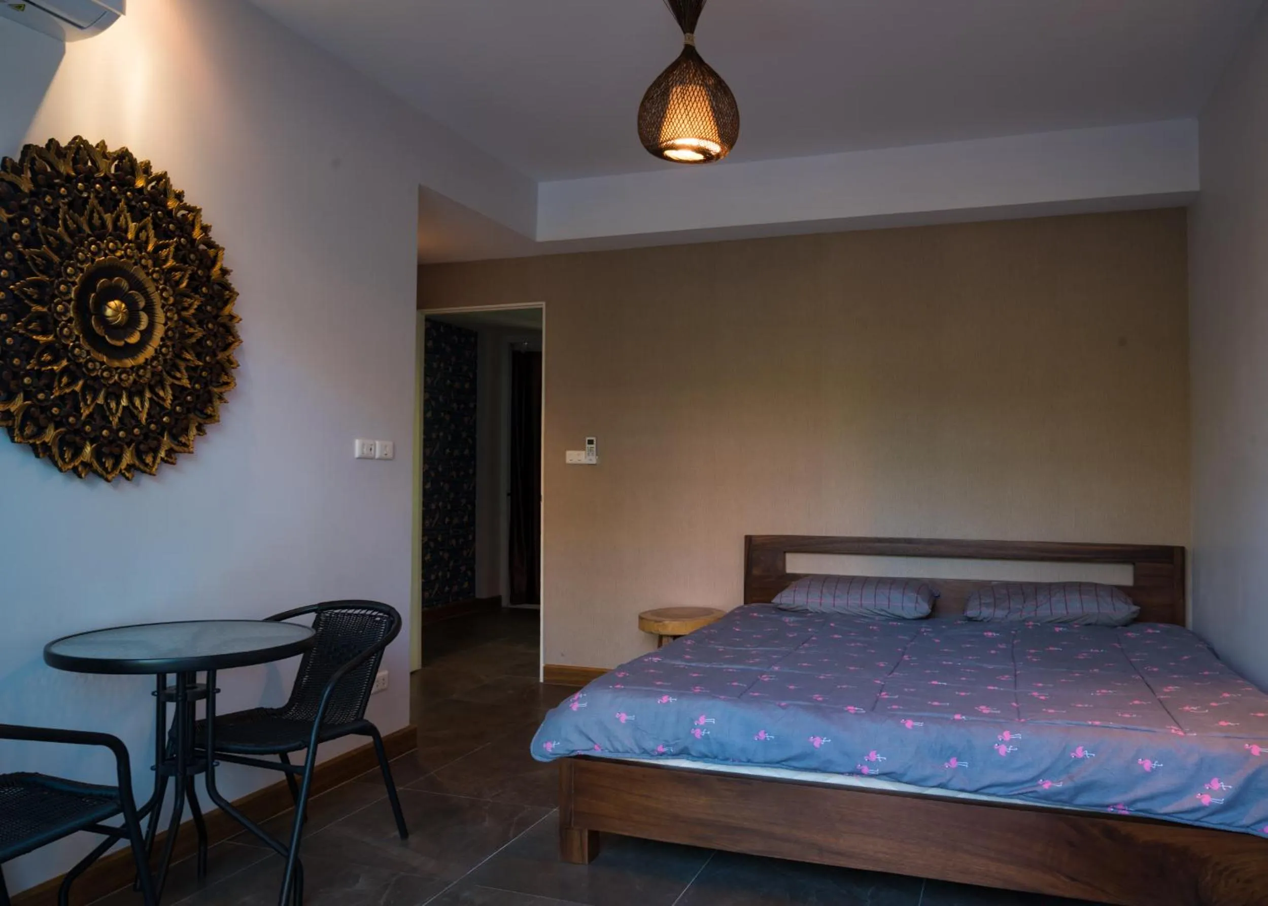 Bedroom, Bed in Arbor's house