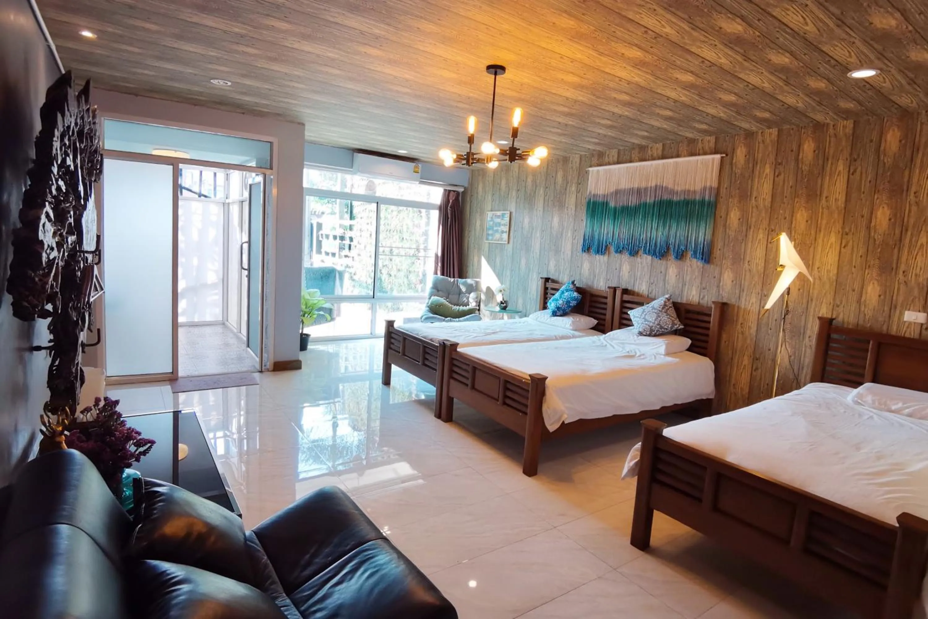 Photo of the whole room, Bed in Arbor's house