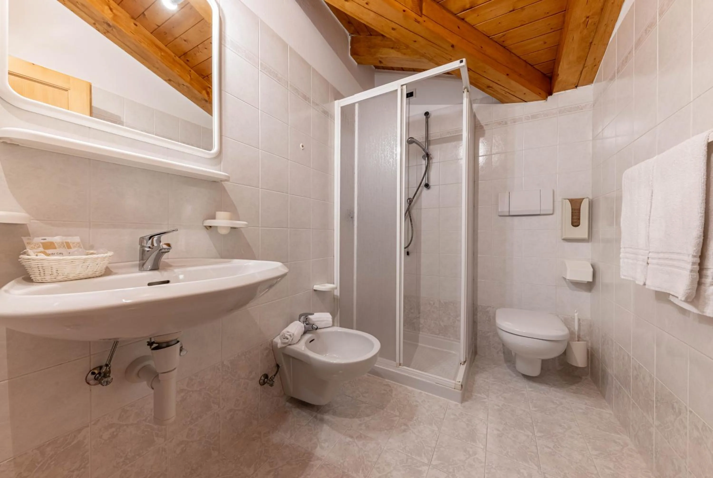 Bathroom in Hotel Laste'