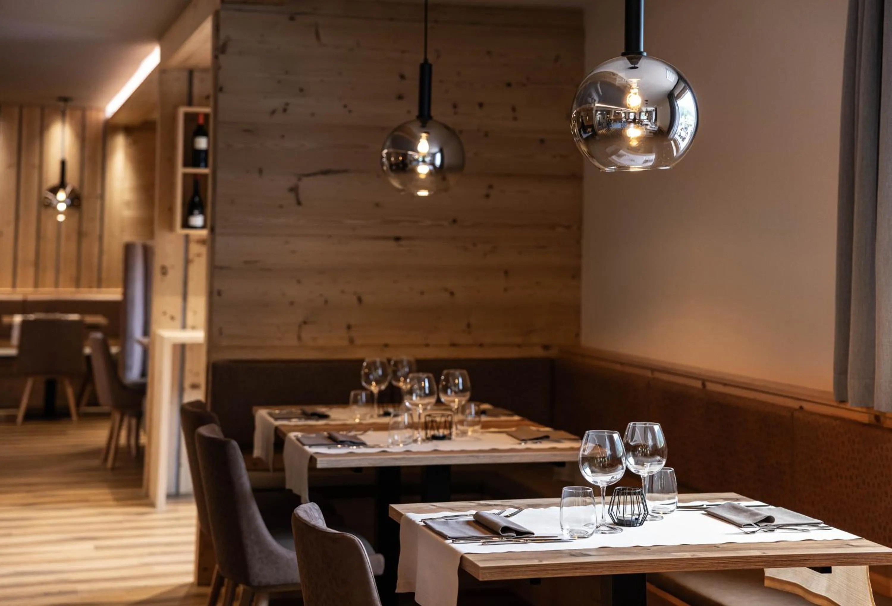 Restaurant/places to eat in Hotel Laste'