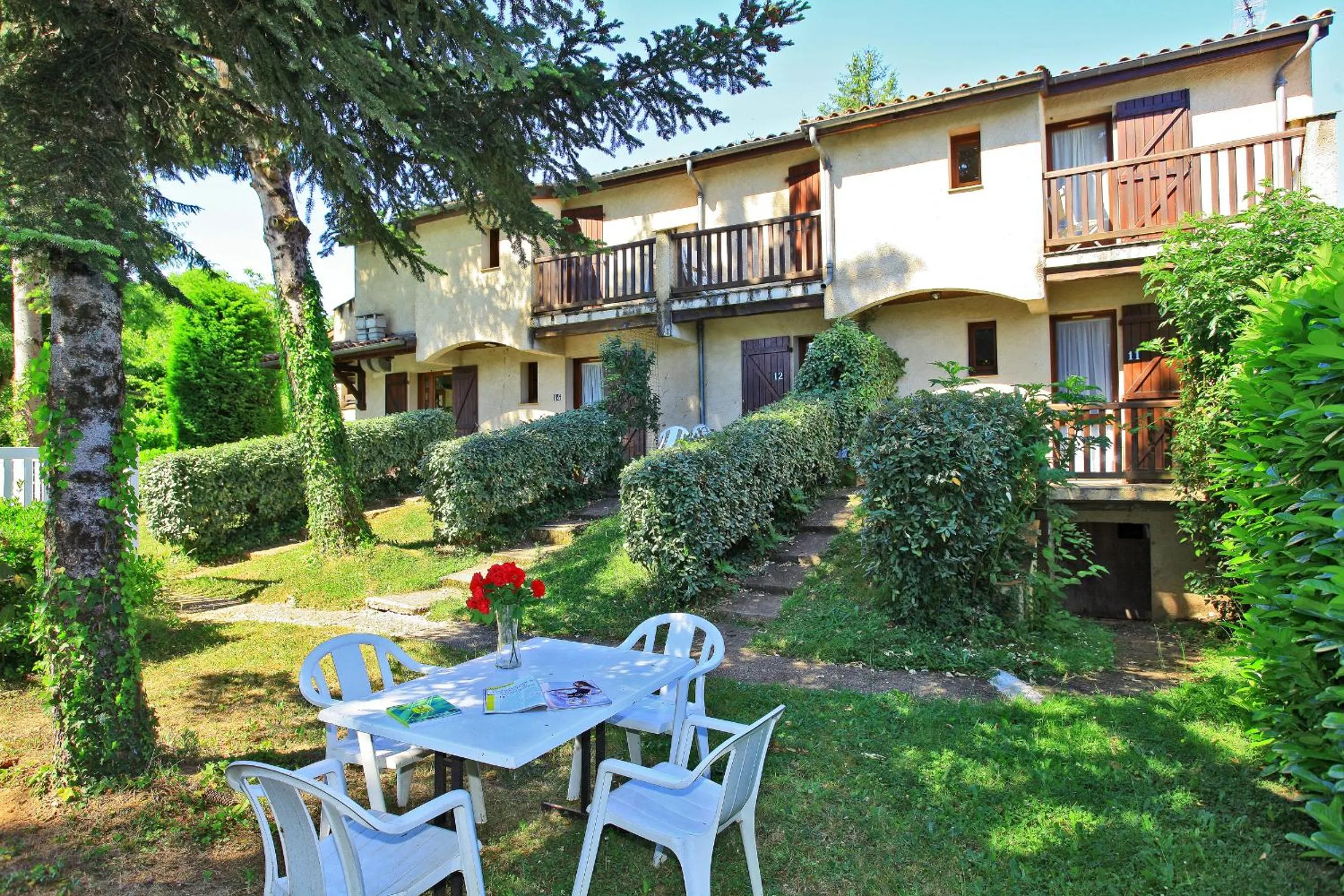 Property building in Le Clos Grand