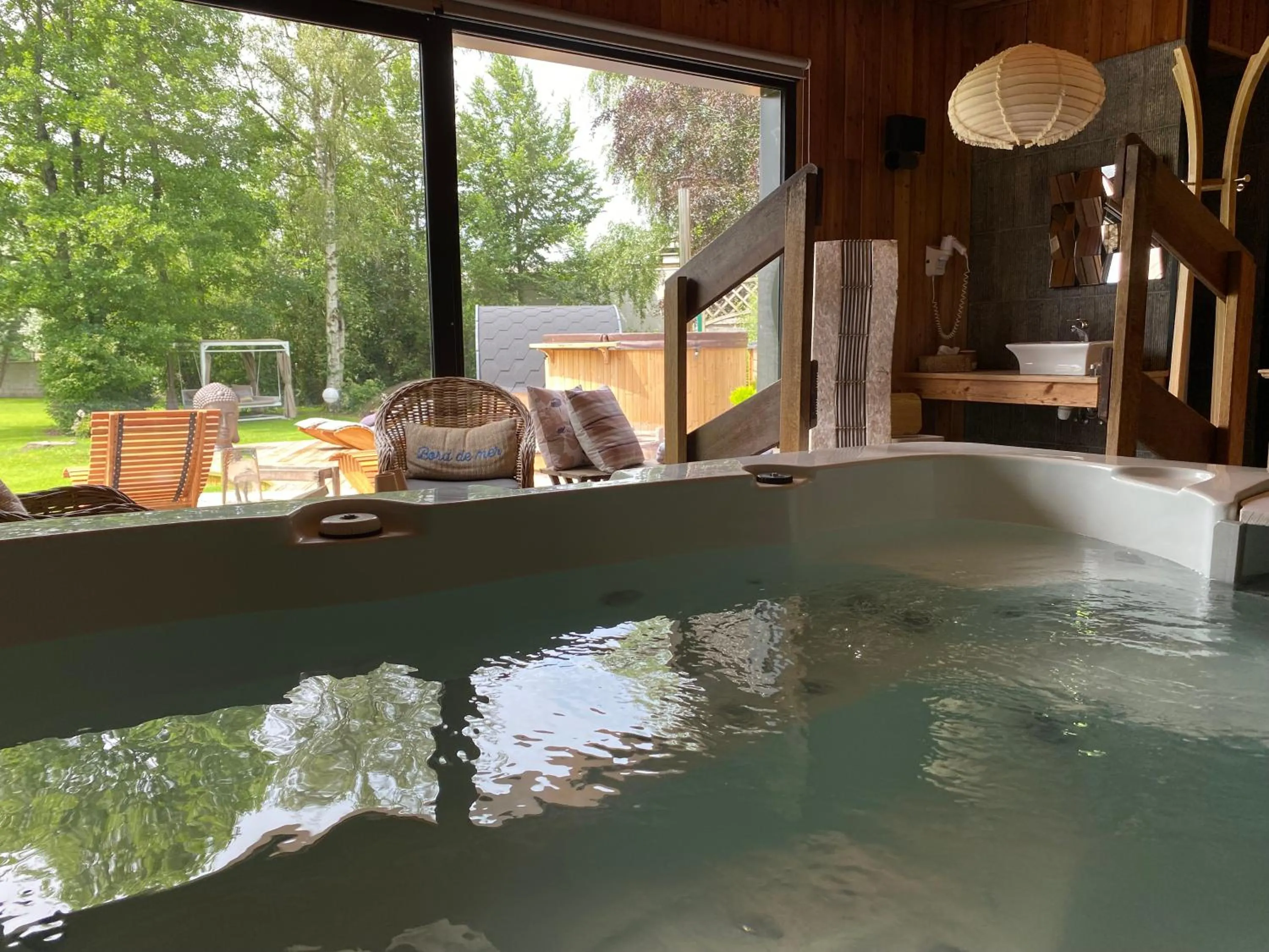 Spa and wellness centre/facilities in Au Petit Manoir