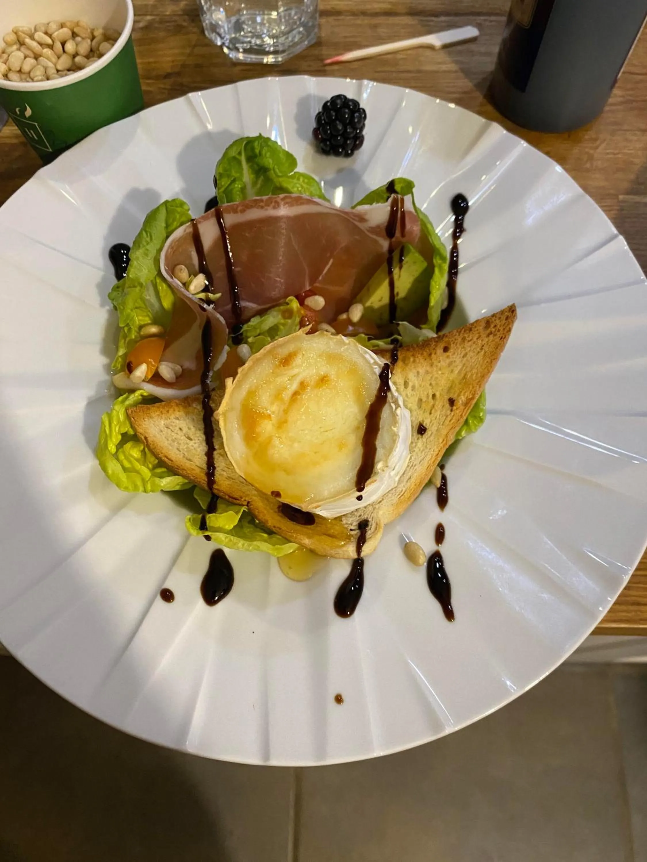 Meals in Au Petit Manoir