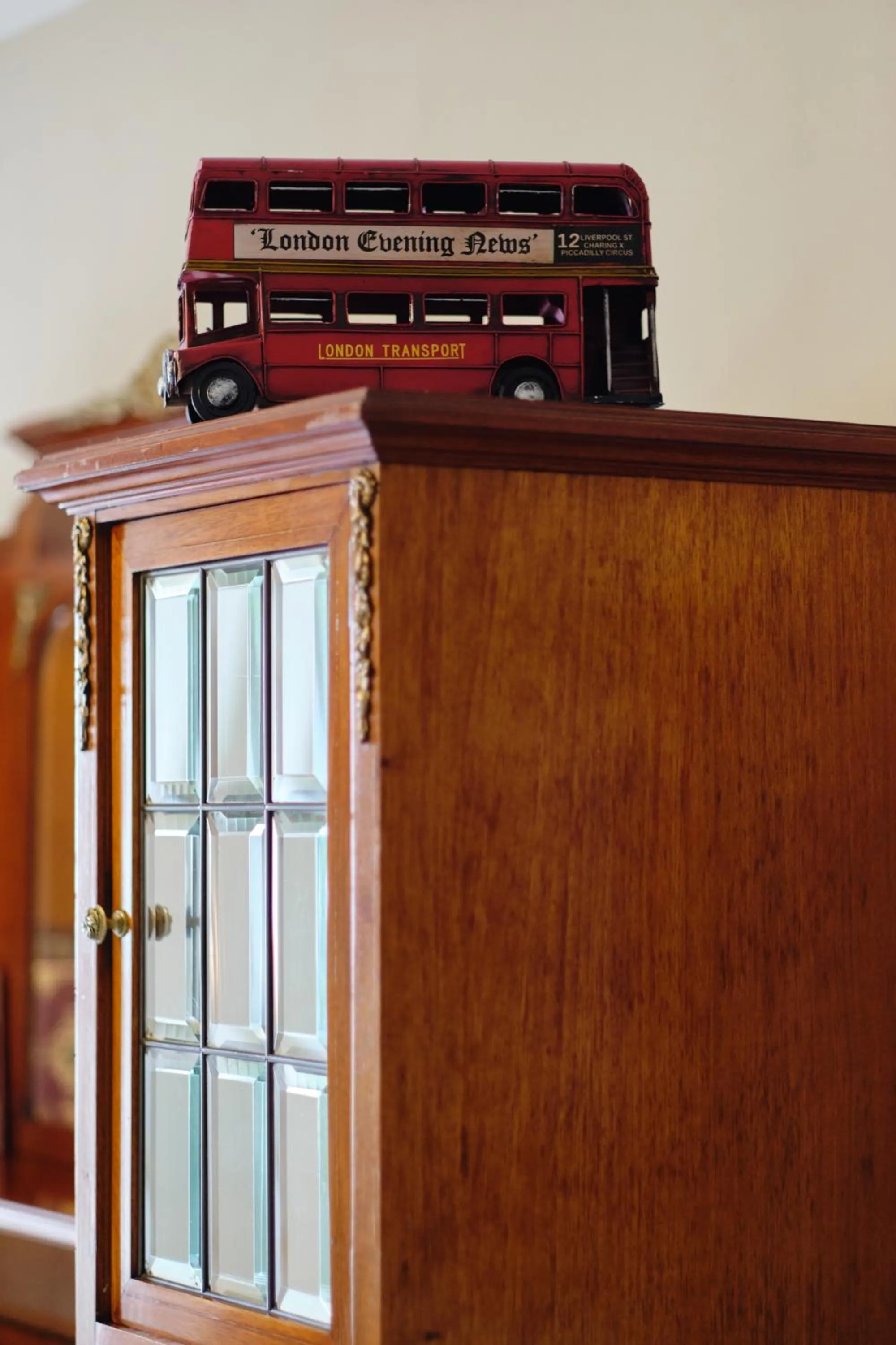wardrobe in Au Petit Manoir