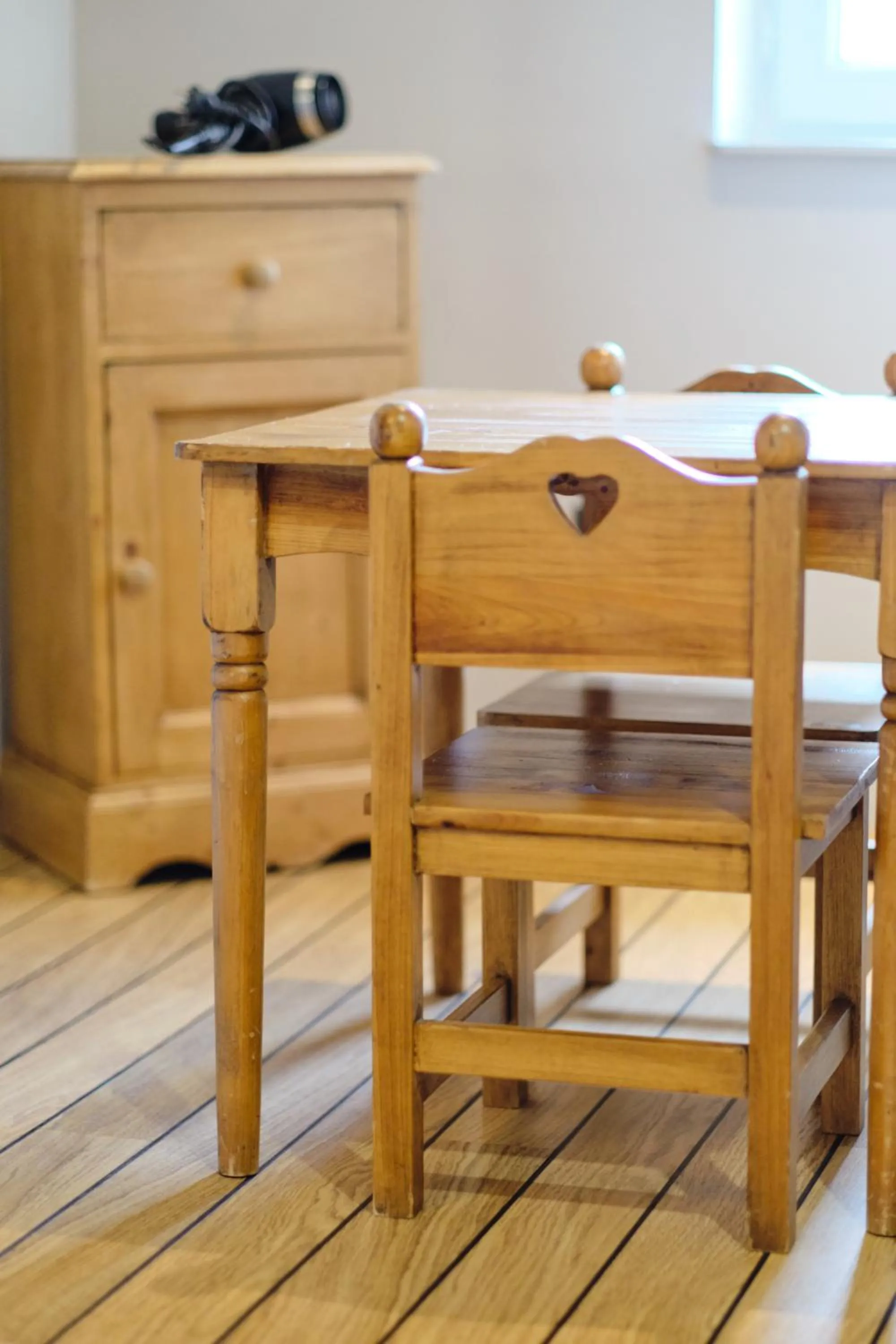 Decorative detail in Au Petit Manoir