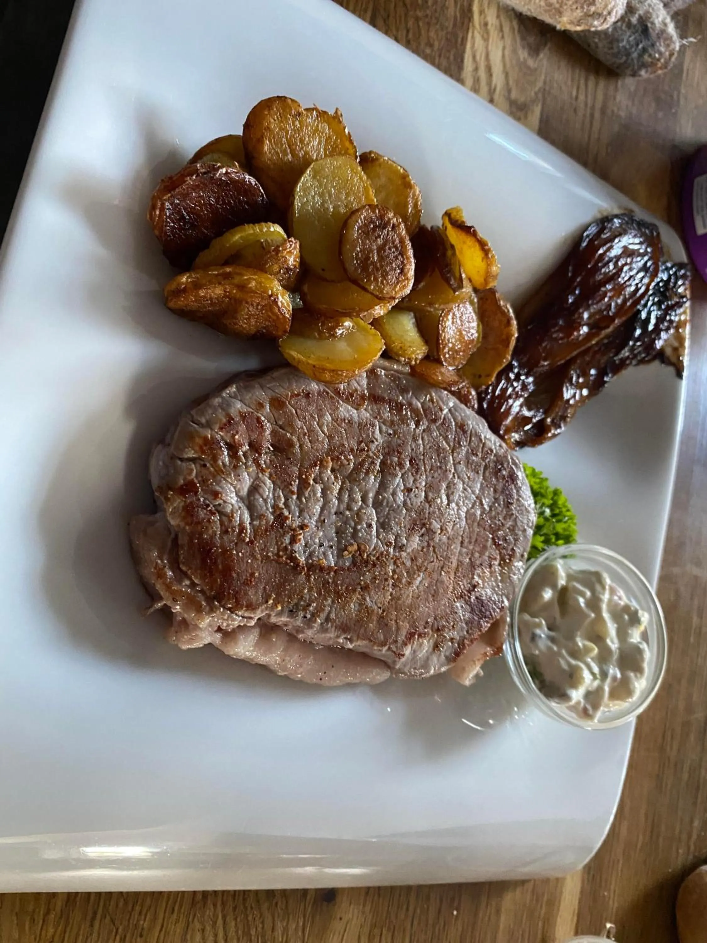 Meals in Au Petit Manoir