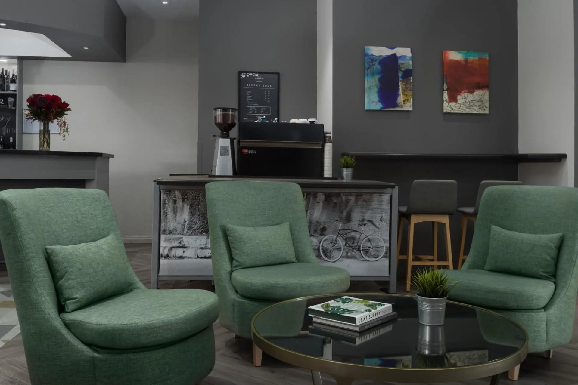 Coffee/tea facilities in Rydges Bankstown