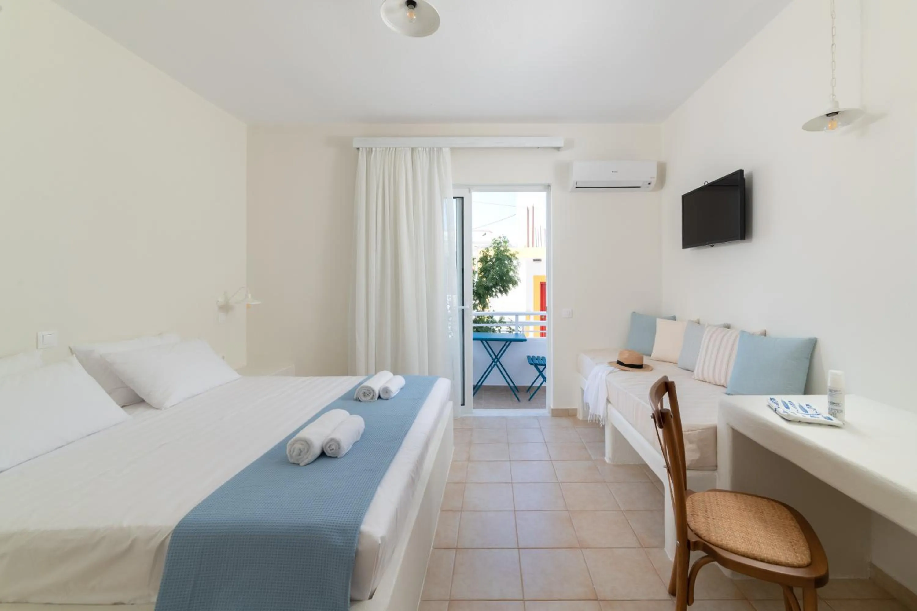 Photo of the whole room, Bed in Stegna Akti Luxury Suites