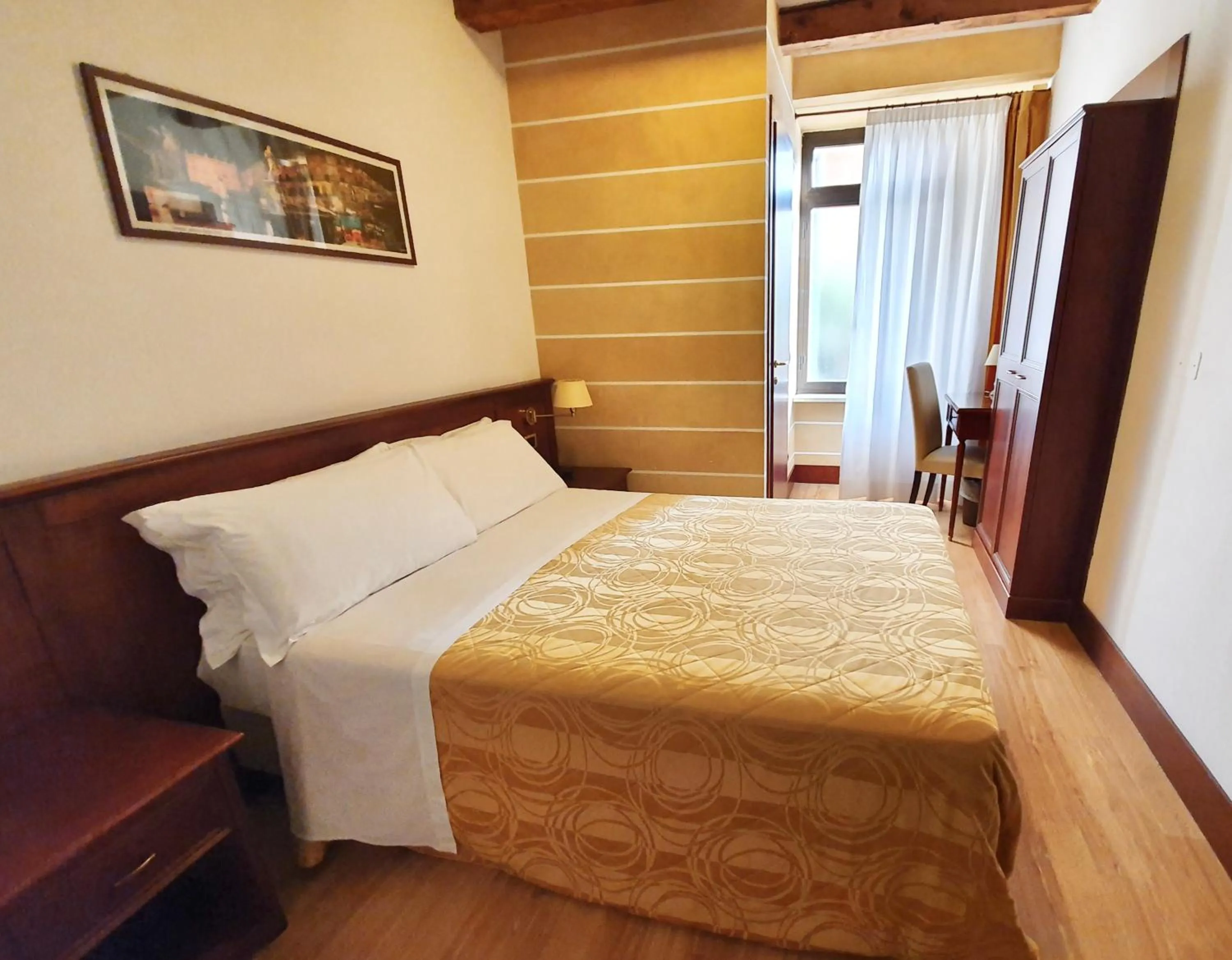 Bedroom, Bed in Hotel Aurora