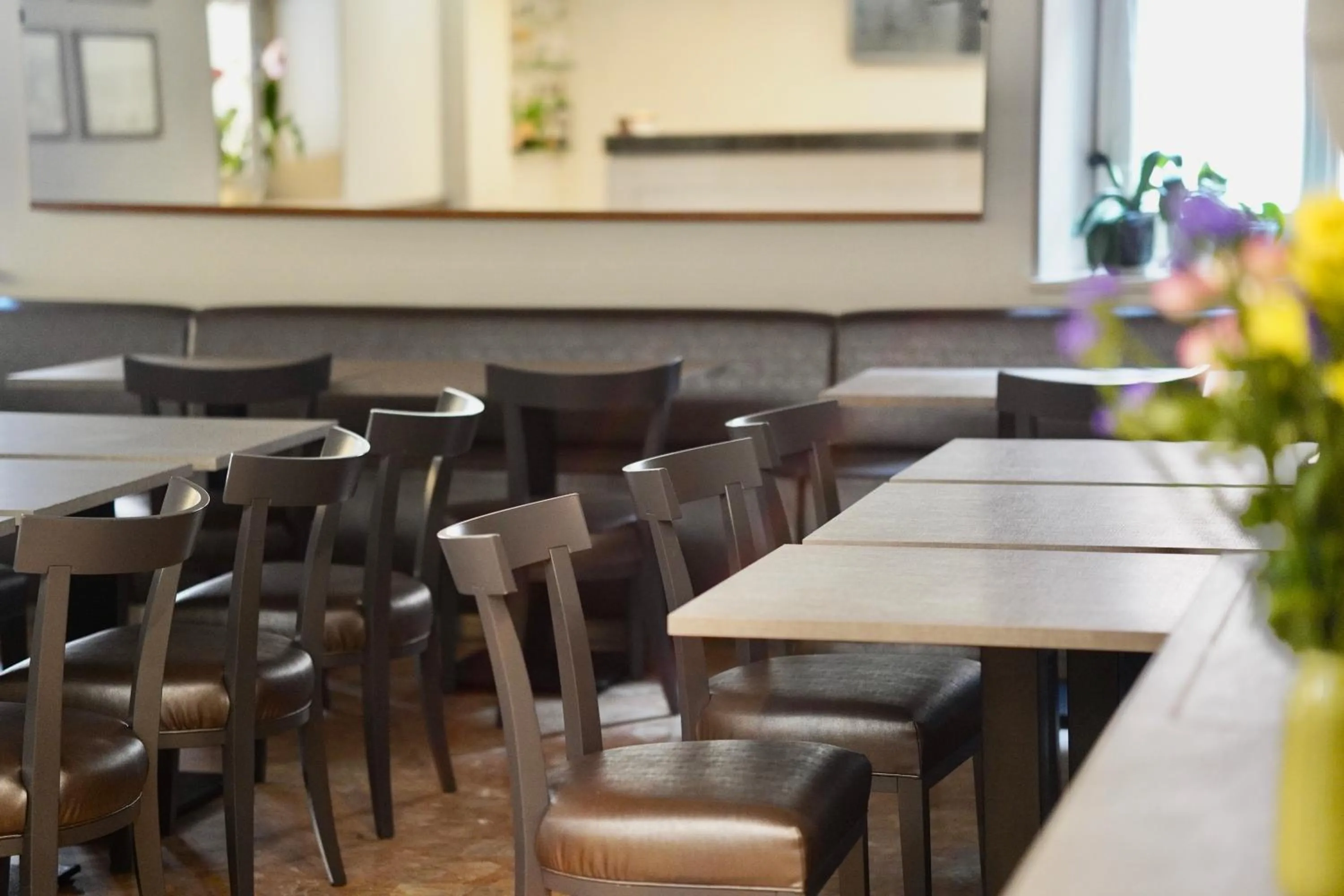 Communal lounge/ TV room in Hotel Aurora