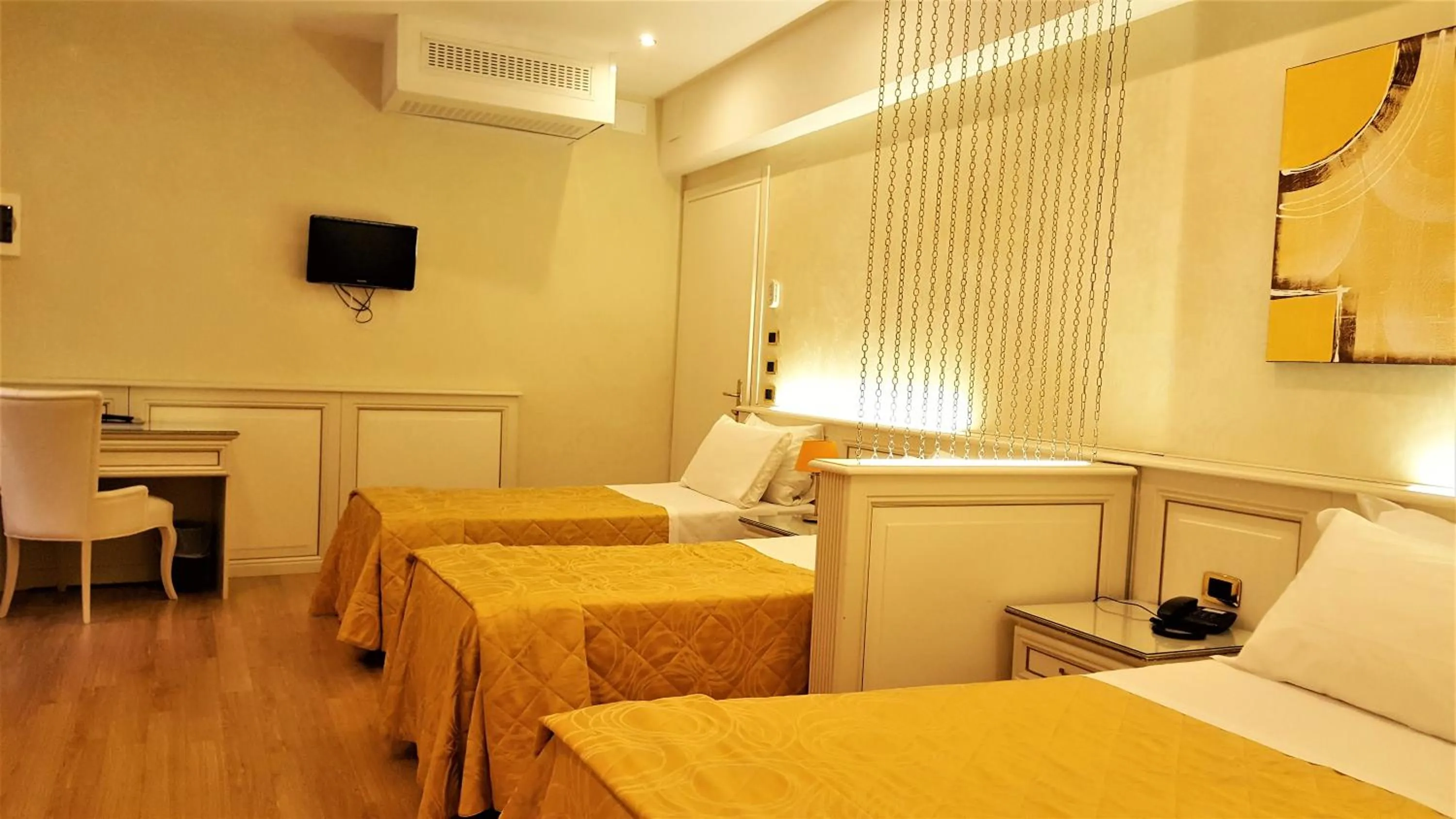 Bedroom, Bed in Hotel Aurora