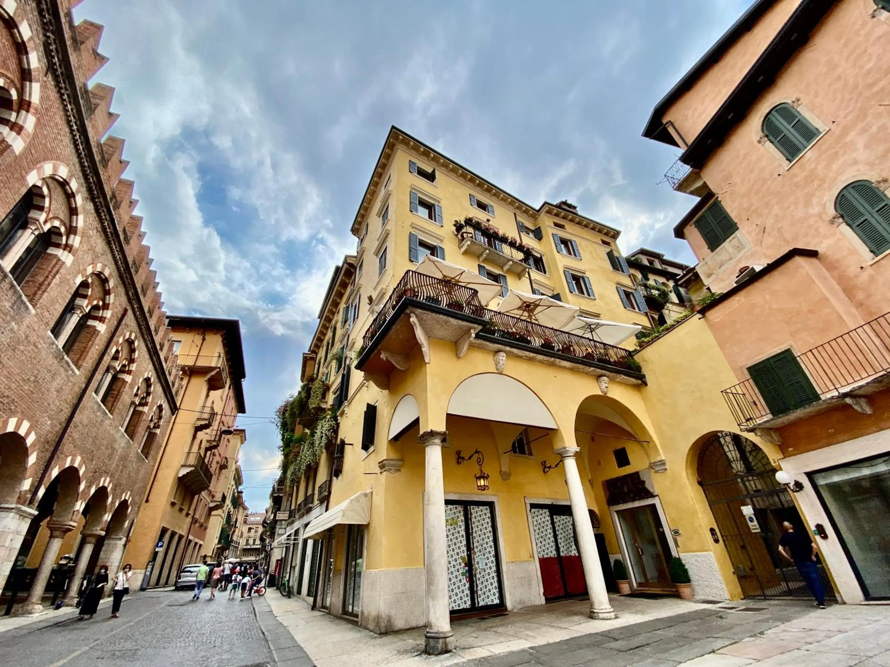 Facade/entrance in Hotel Aurora
