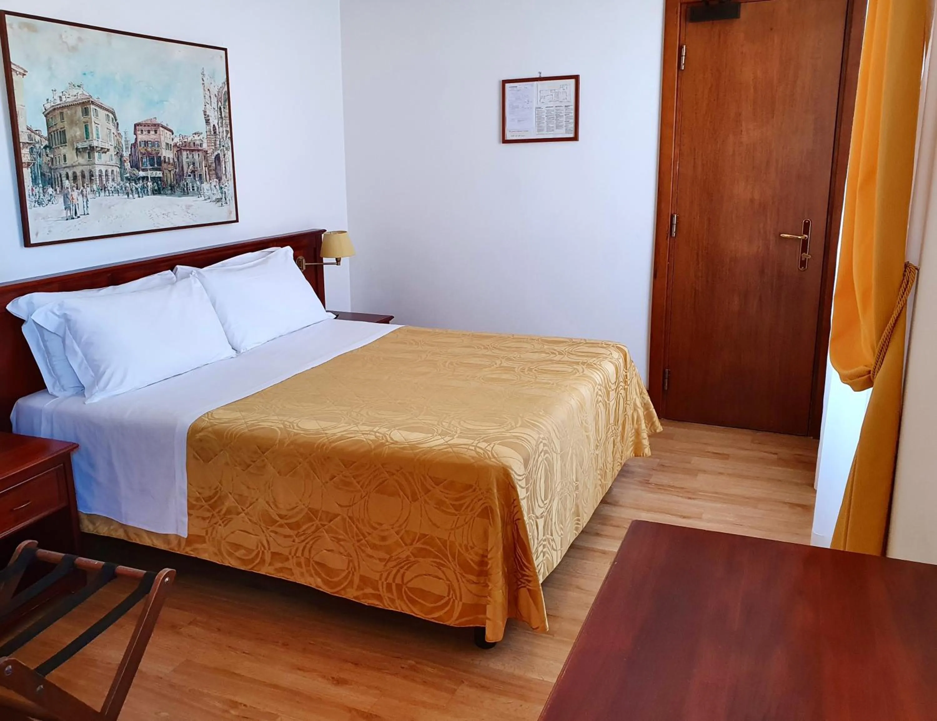 Bedroom, Bed in Hotel Aurora