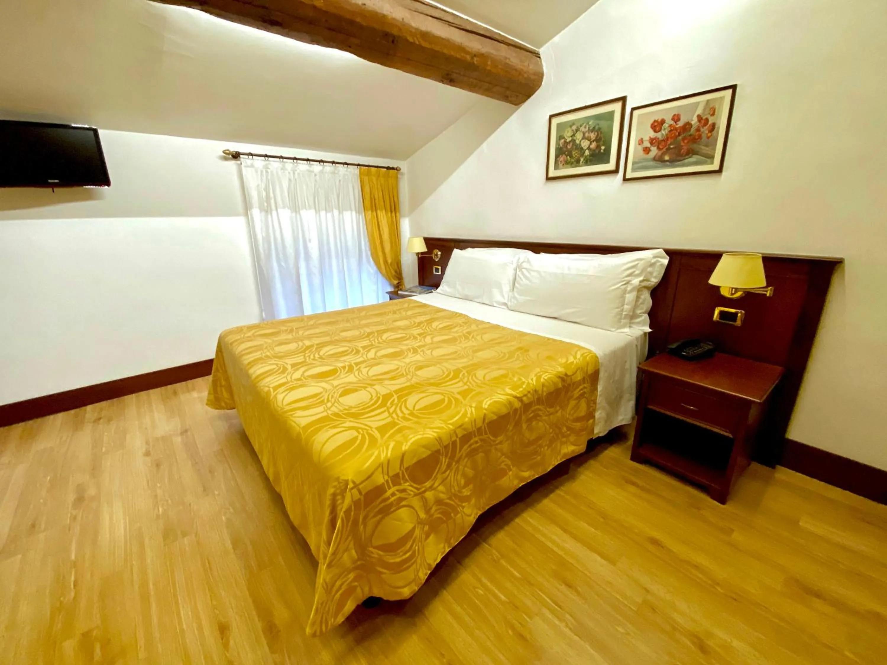 Bedroom, Bed in Hotel Aurora