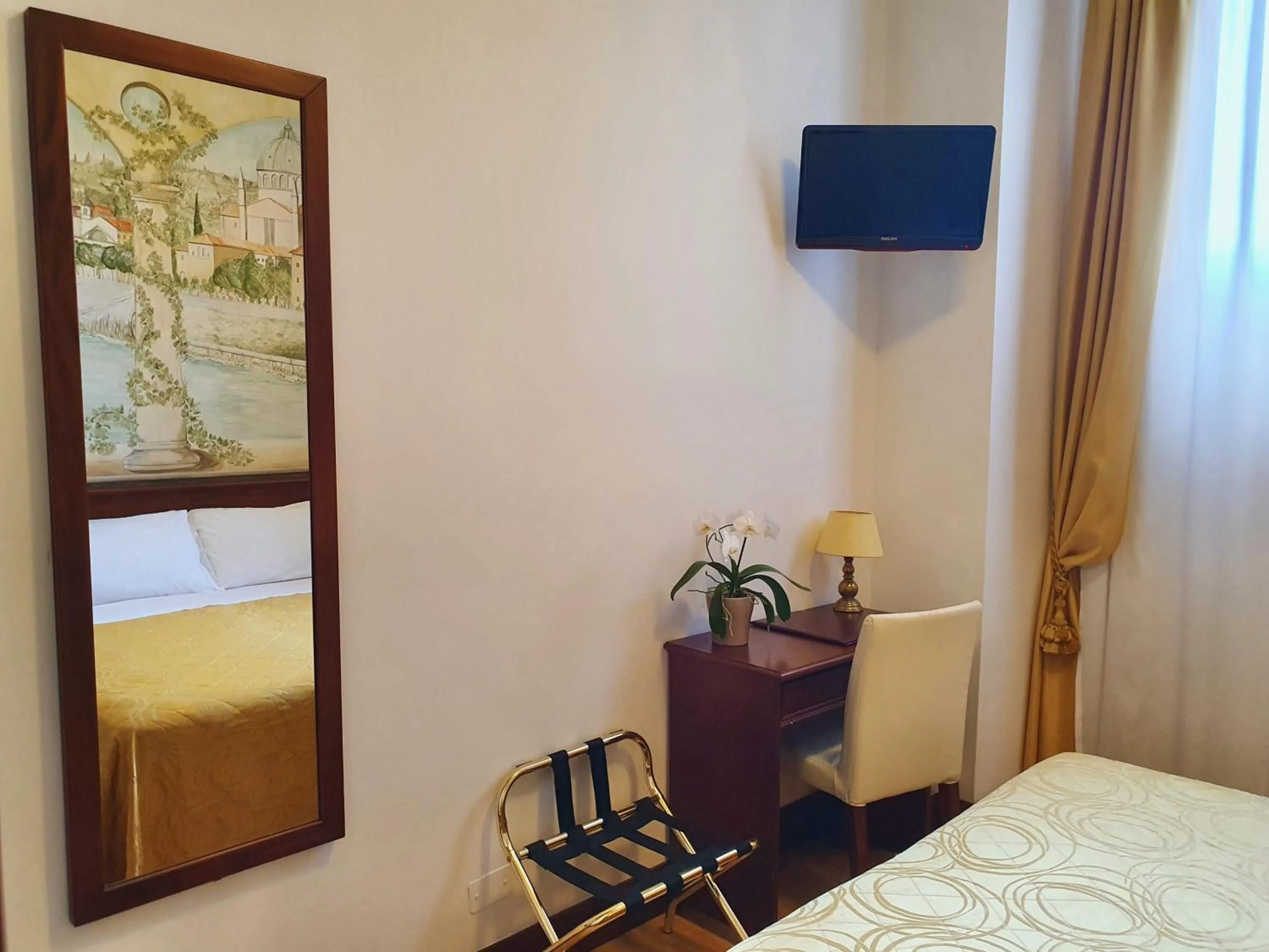 Bedroom, Bed in Hotel Aurora