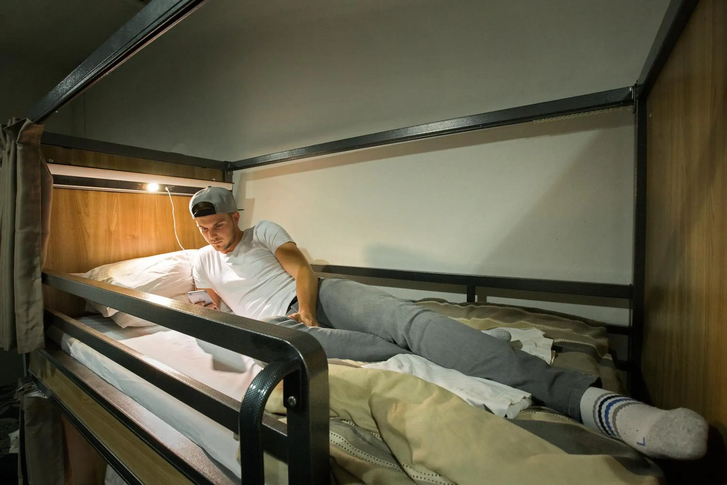 Bed in 4-Bed Mixed Dormitory Room with Private Bathroom in Base Sydney Hostel Bed in 4-Bed Mixed Dormitory Room with Private Bathroom in Base Sydney Hostel