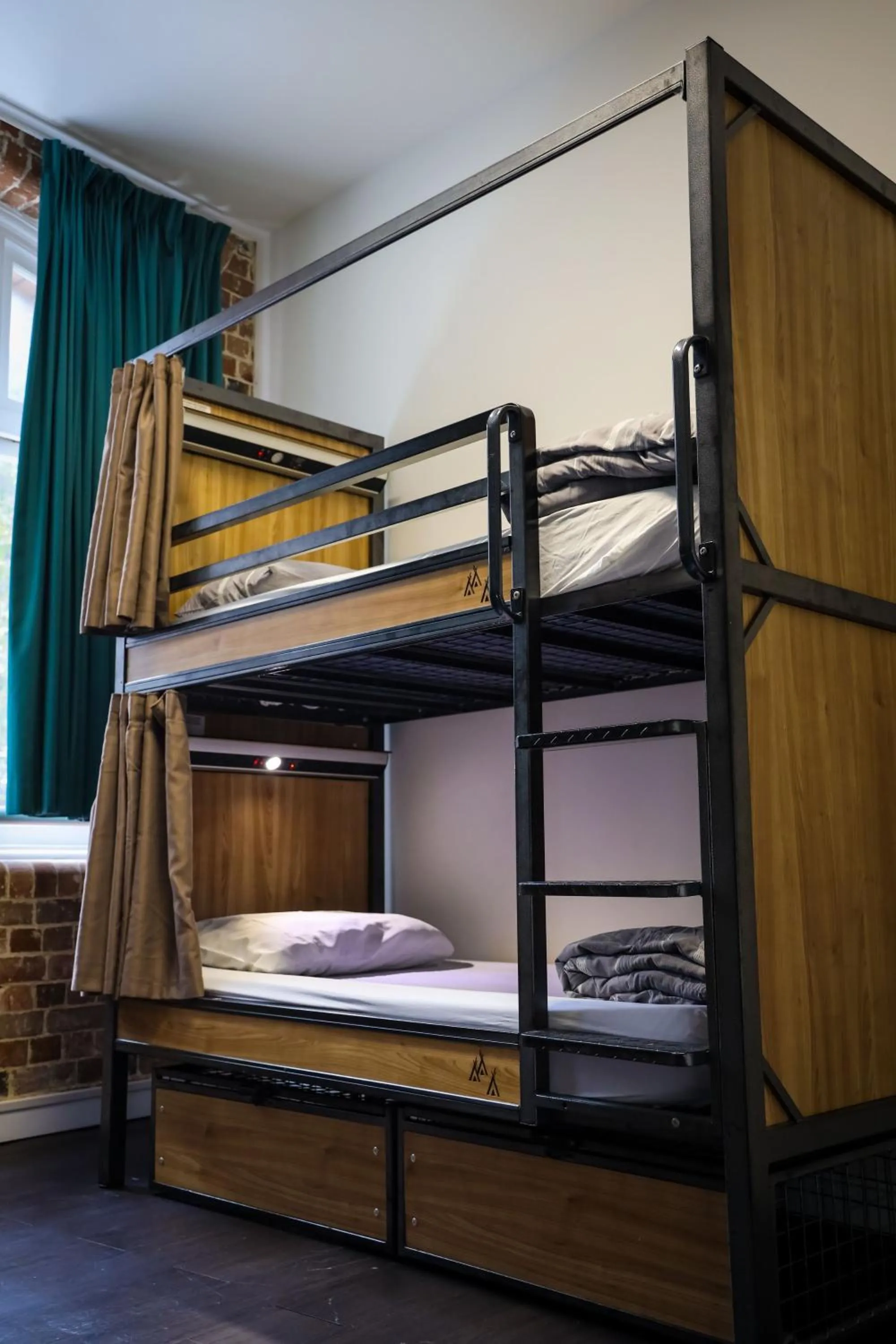 Bed in Base Sydney Hostel