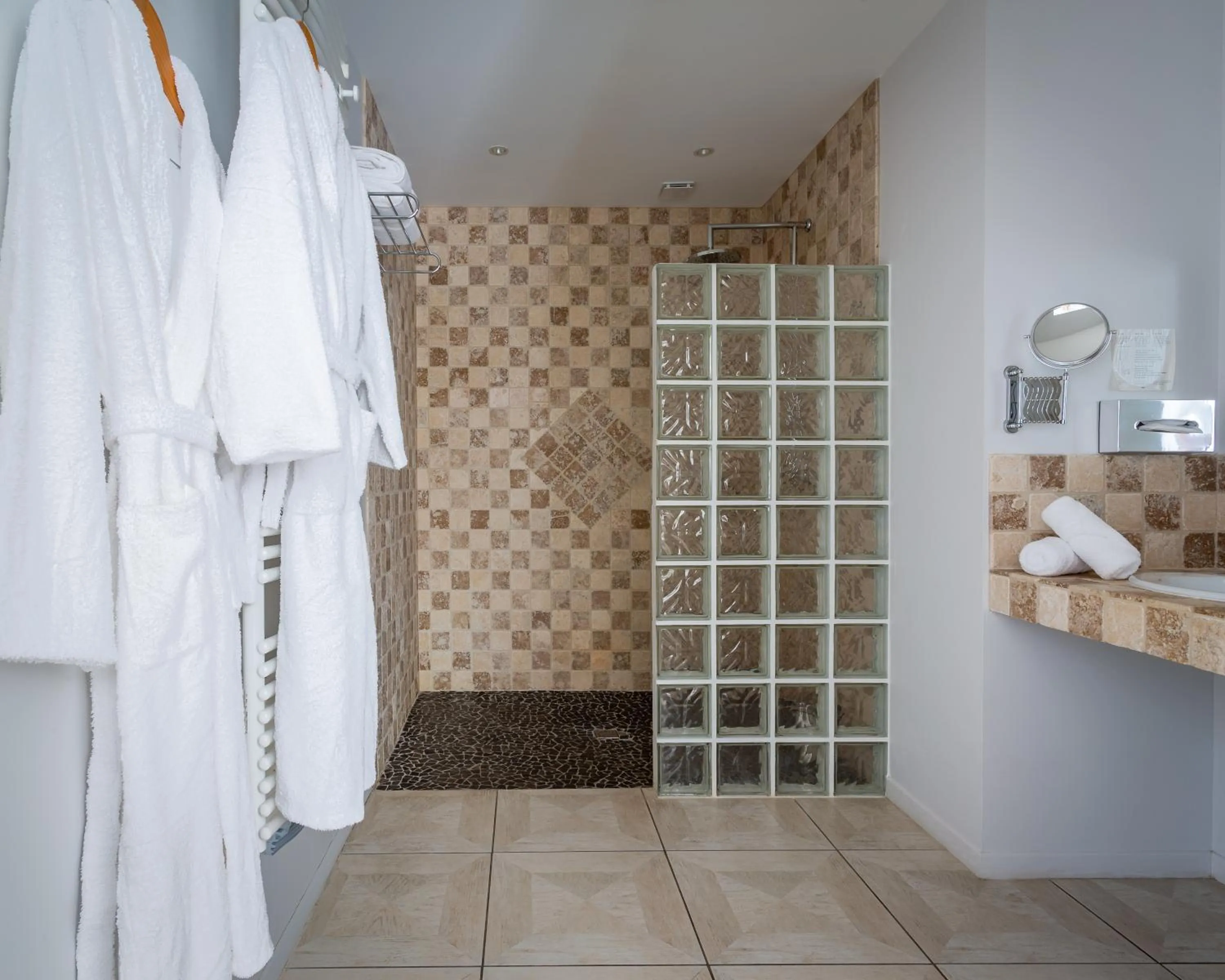 Bathroom in Hotel Restaurant Le Centenaire