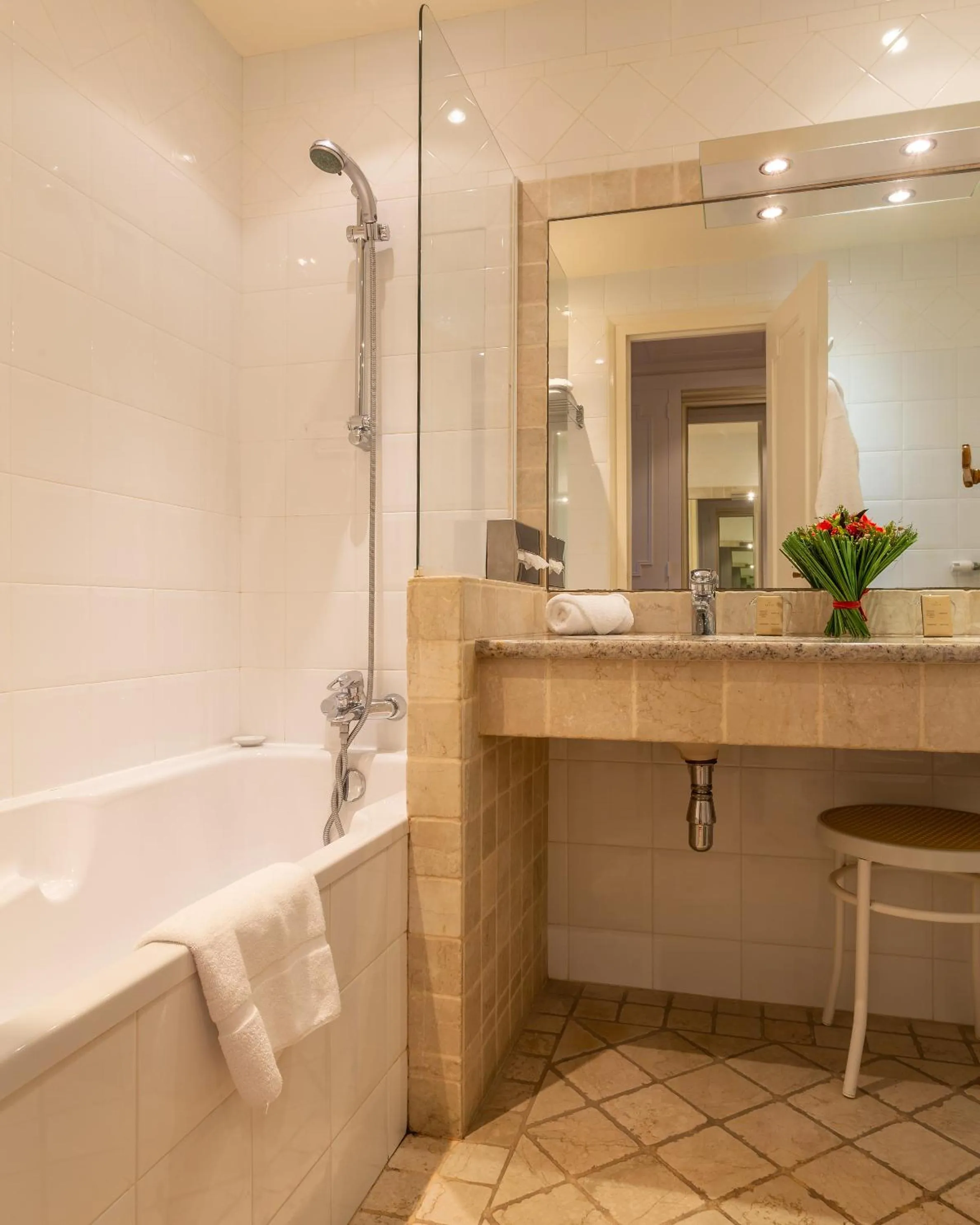 Bathroom in Hotel Restaurant Le Centenaire