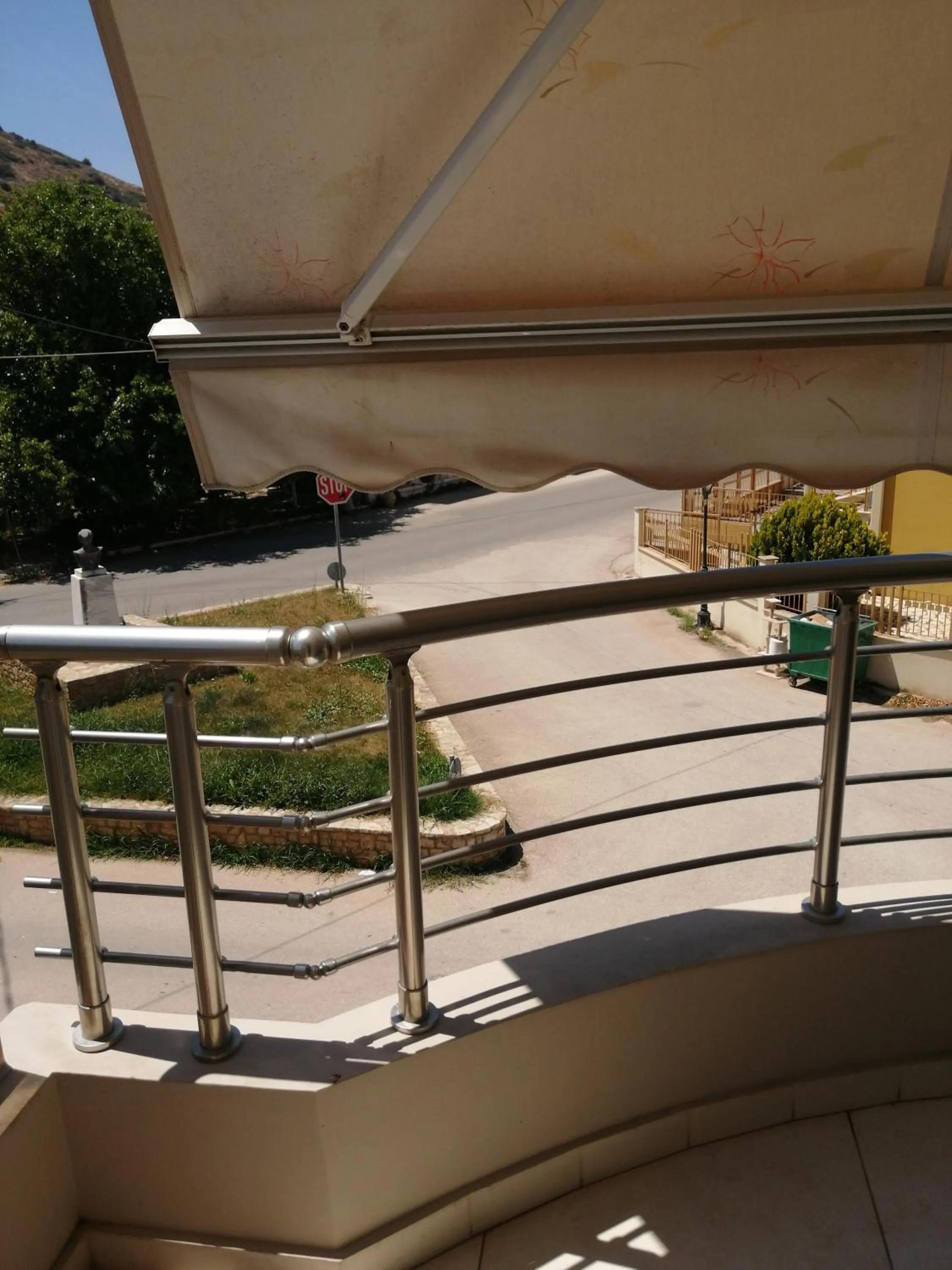 Day in Palataki Residence