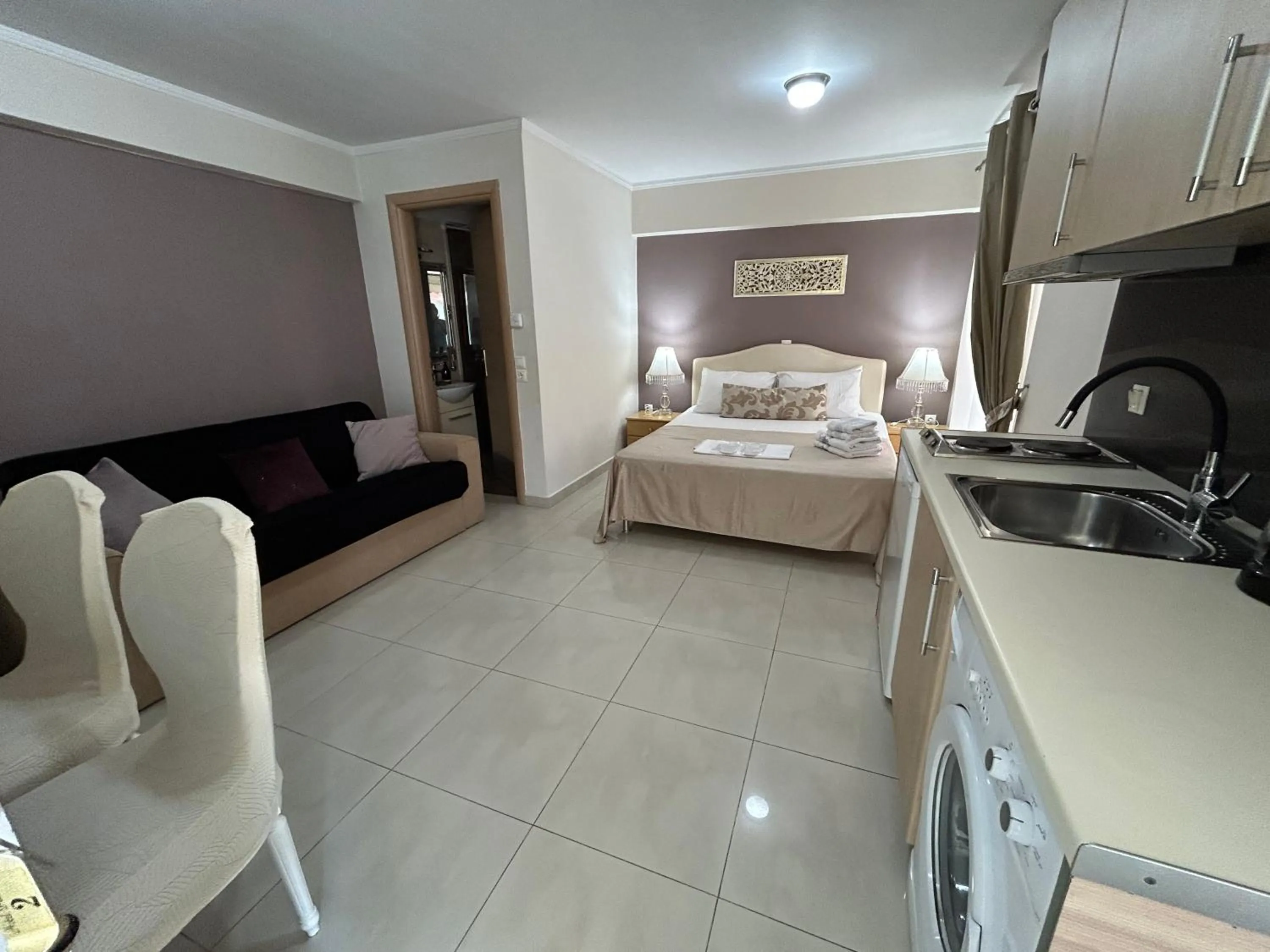 Photo of the whole room, Bed in Palataki Residence