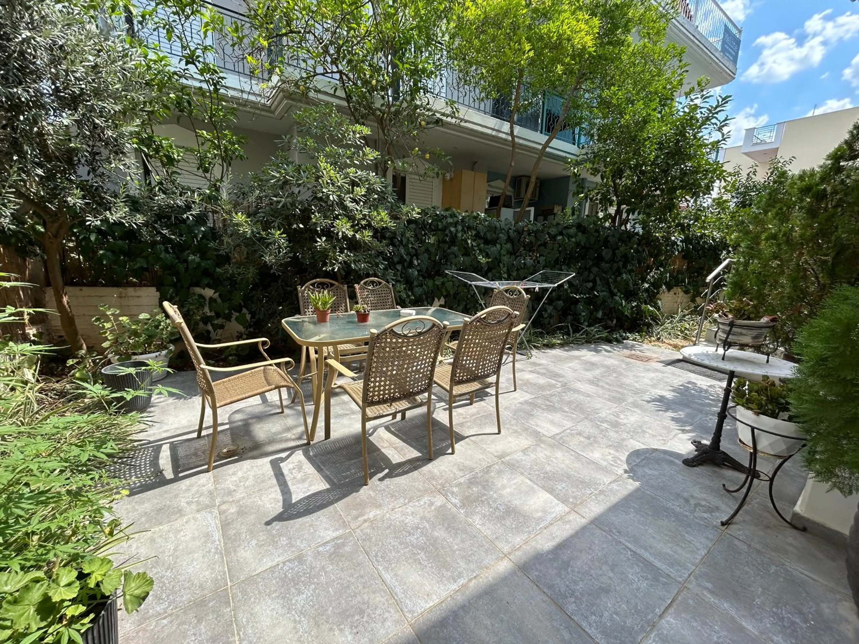 Garden in Palataki Residence